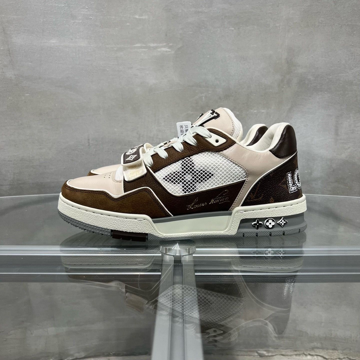 Louis Vuitton Louis Vuitton Training Lowtop Sneakers 7 Men Size US 7 / EU 40 - 3 Thumbnail