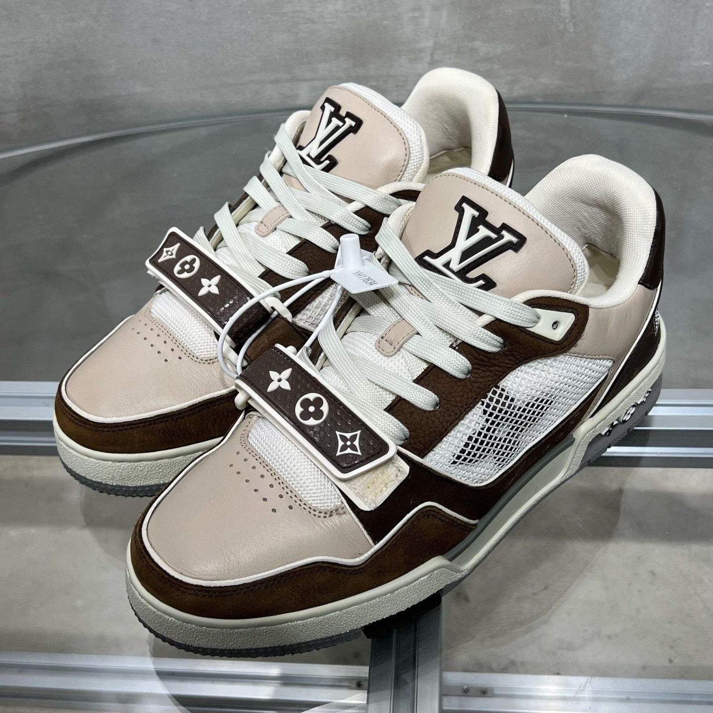 Louis Vuitton Louis Vuitton Training Lowtop Sneakers 7 Men Size US 7 / EU 40 - 2 Thumbnail