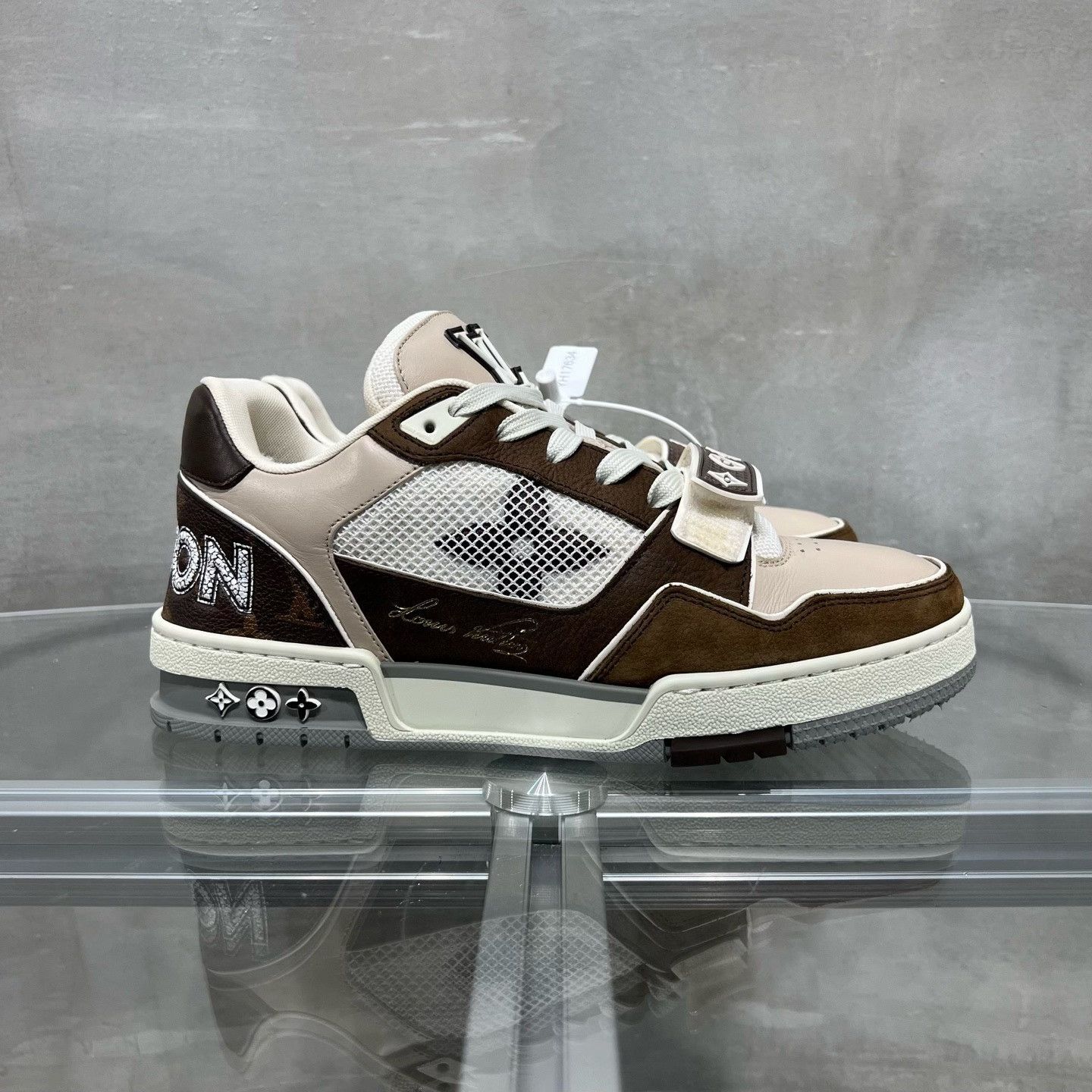 Louis Vuitton Louis Vuitton Training Lowtop Sneakers 7 Men Size US 7 / EU 40 - 4 Thumbnail