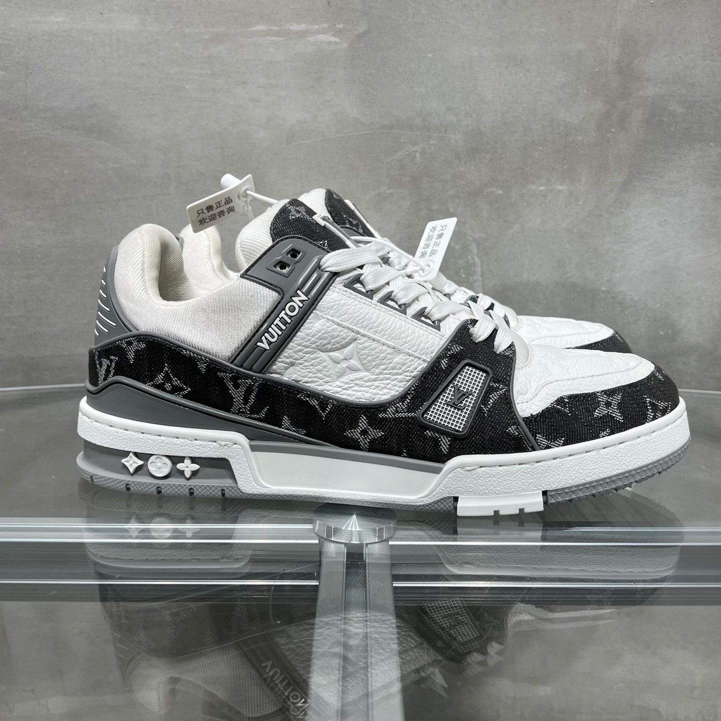 Louis Vuitton Louis Vuitton Training White Lowtop Sneakers 9 Men Size US 9 / EU 42 - 4 Thumbnail