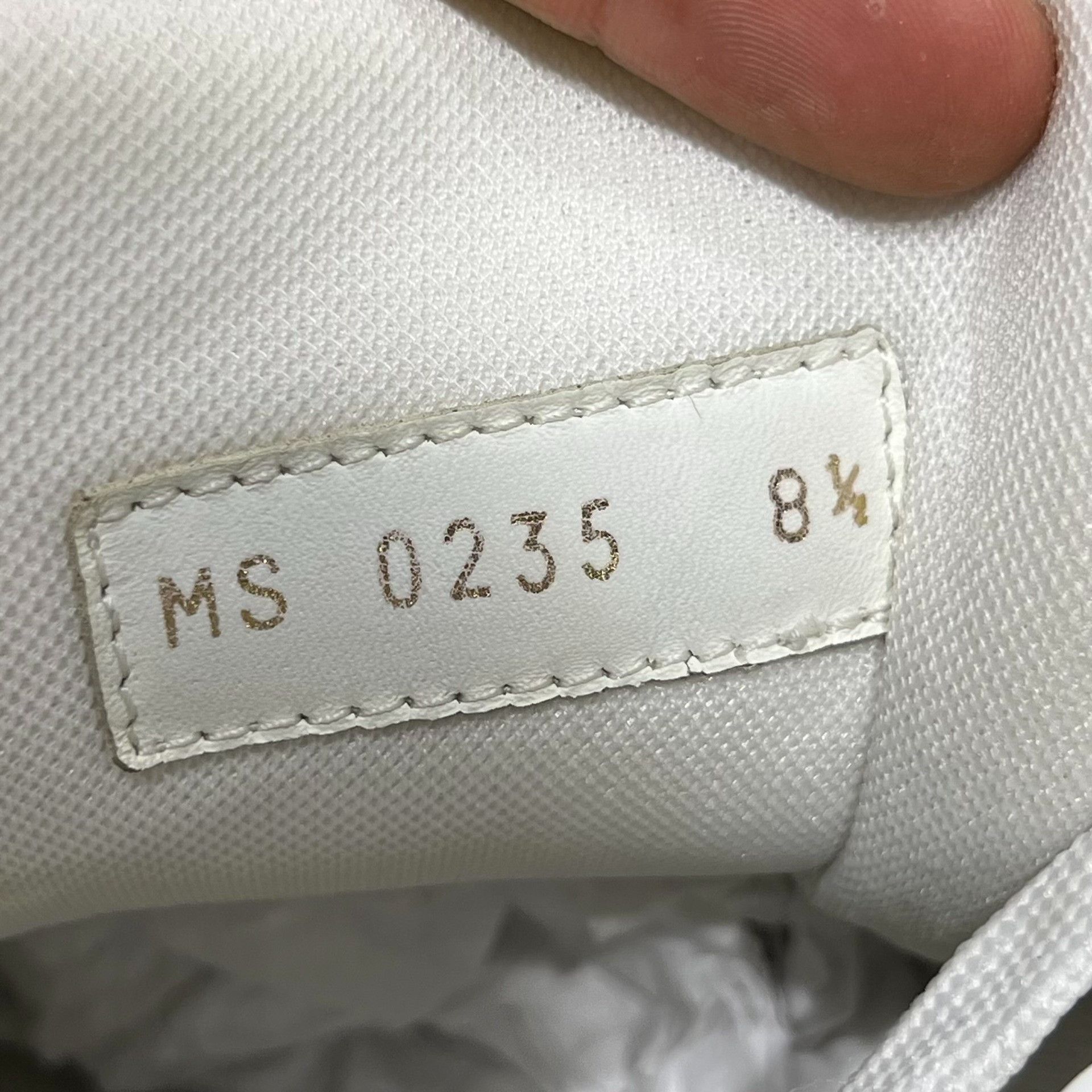 Louis Vuitton Louis Vuitton Training White Lowtop Sneakers 9 Men Size US 9 / EU 42 - 8 Thumbnail