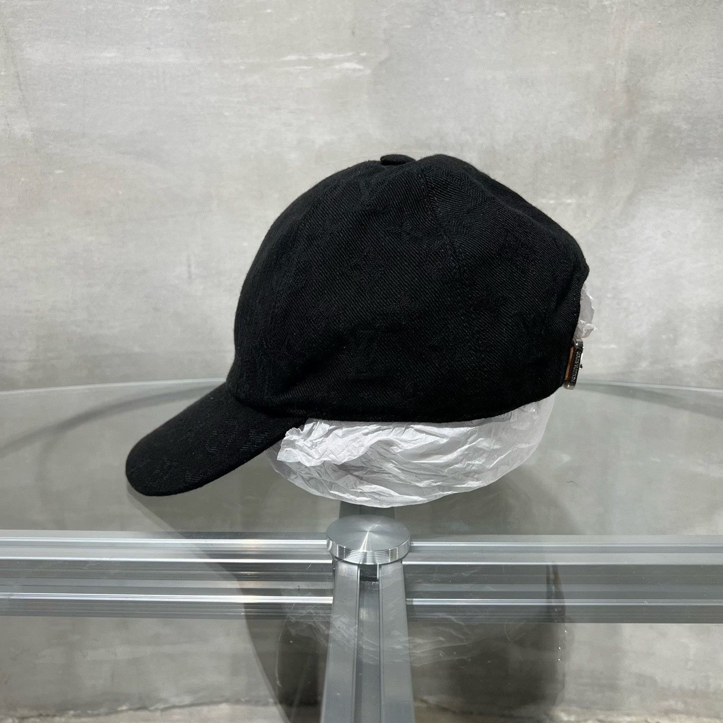 Louis Vuitton Louis Vuitton Embroidered Hat one size Men Size ONE SIZE - 2 Thumbnail