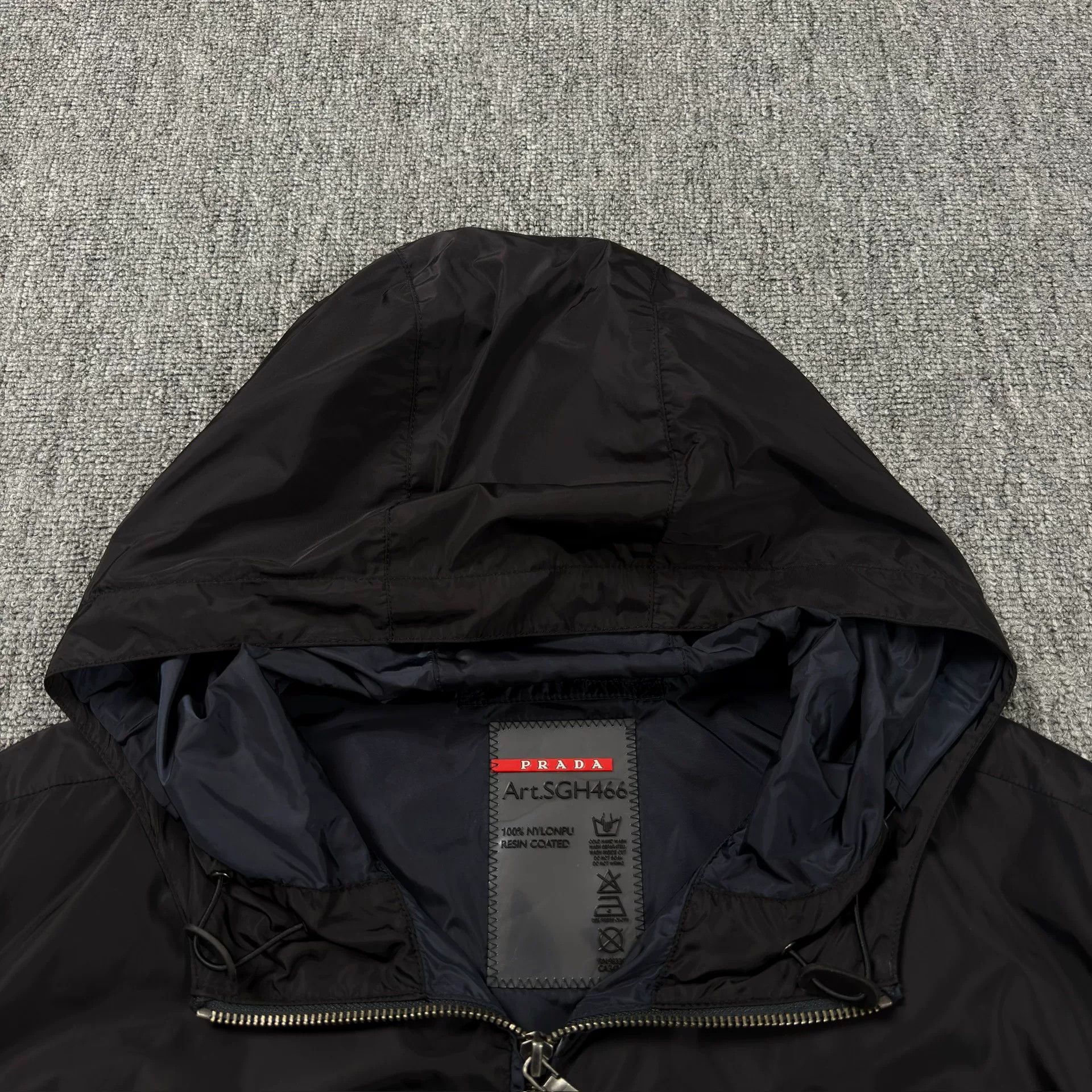 Prada Prada Triangle Logo Hooded Windbreaker Jacket Size 52 Size US L / EU 52-54 / 3 - 2 Thumbnail