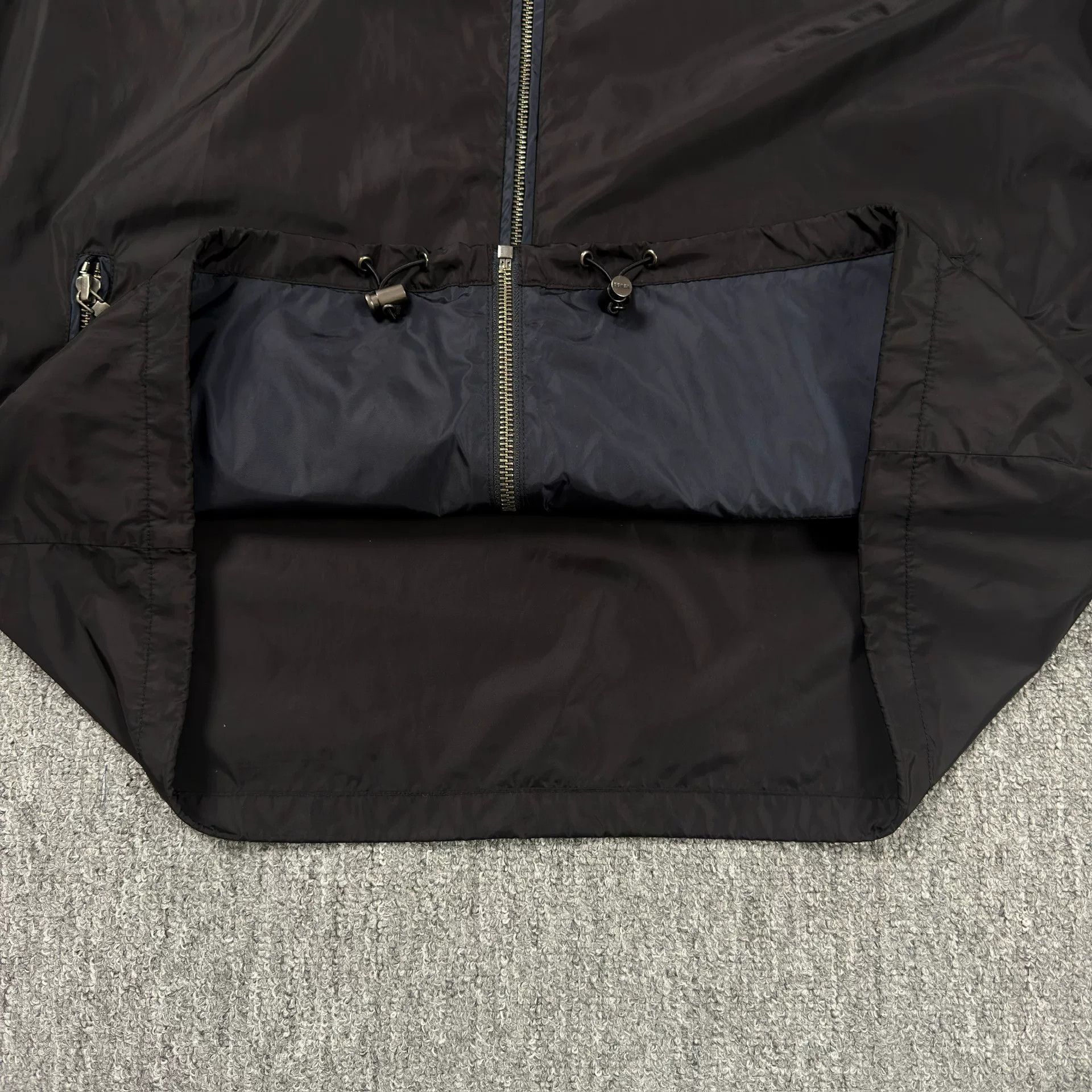 Prada Prada Triangle Logo Hooded Windbreaker Jacket Size 52 Size US L / EU 52-54 / 3 - 4 Thumbnail