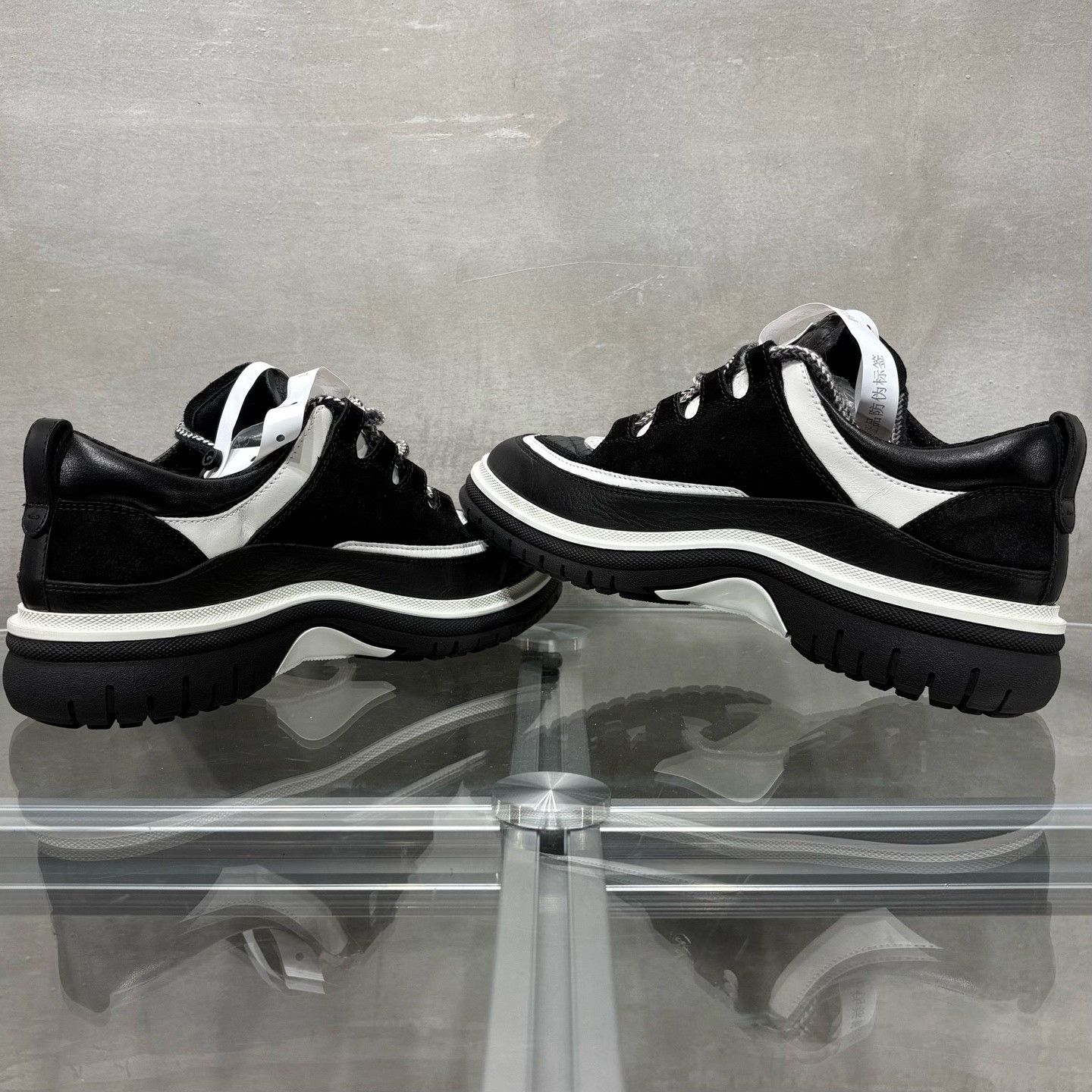 Chanel Chanel Black Lowtop Sneakers it_40 Women Size US 10 / IT 40 - 5 Thumbnail