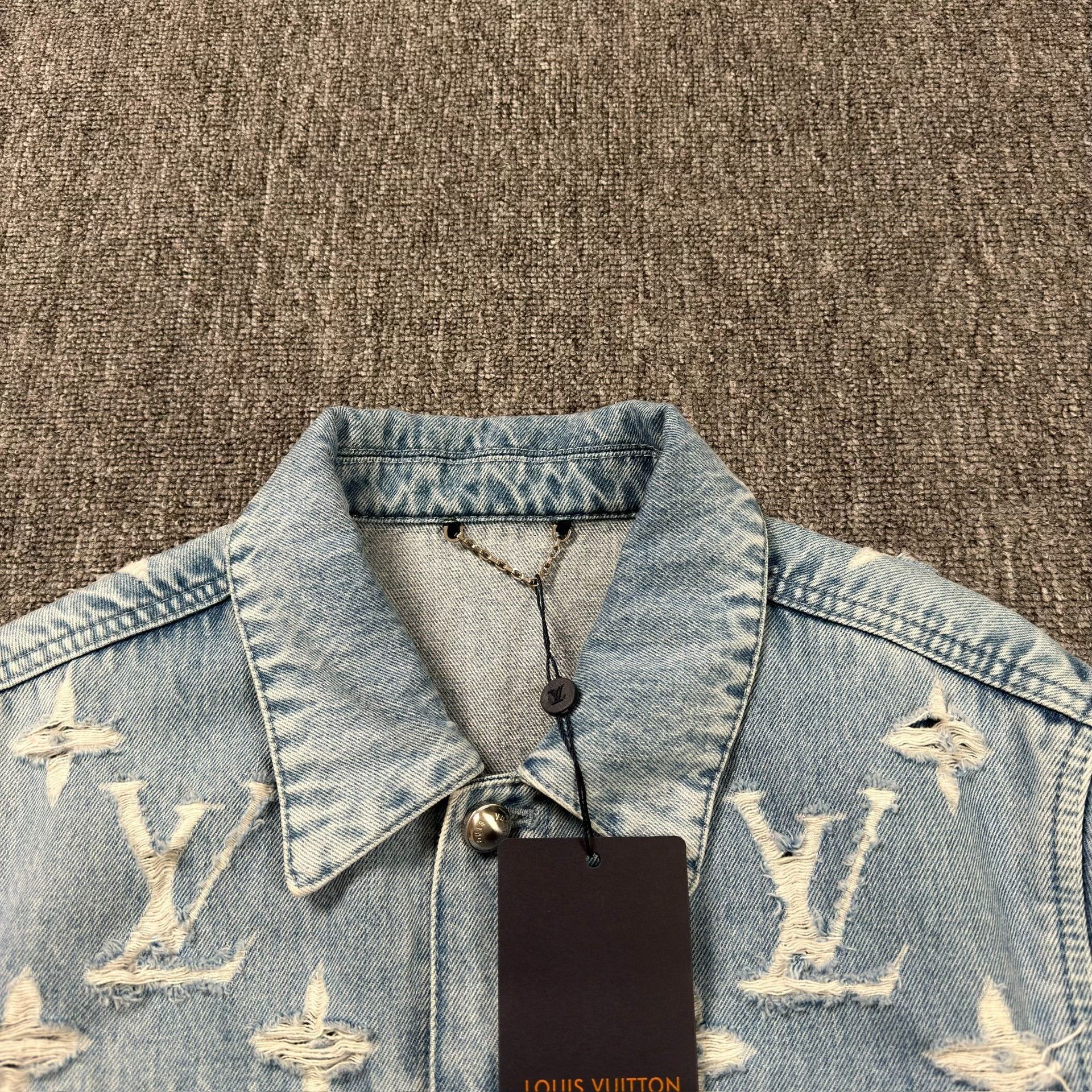 Louis Vuitton Louis Vuitton Distressed Monogram Denim Jacket 44 Size US S / EU 44-46 / 1 - 2 Thumbnail