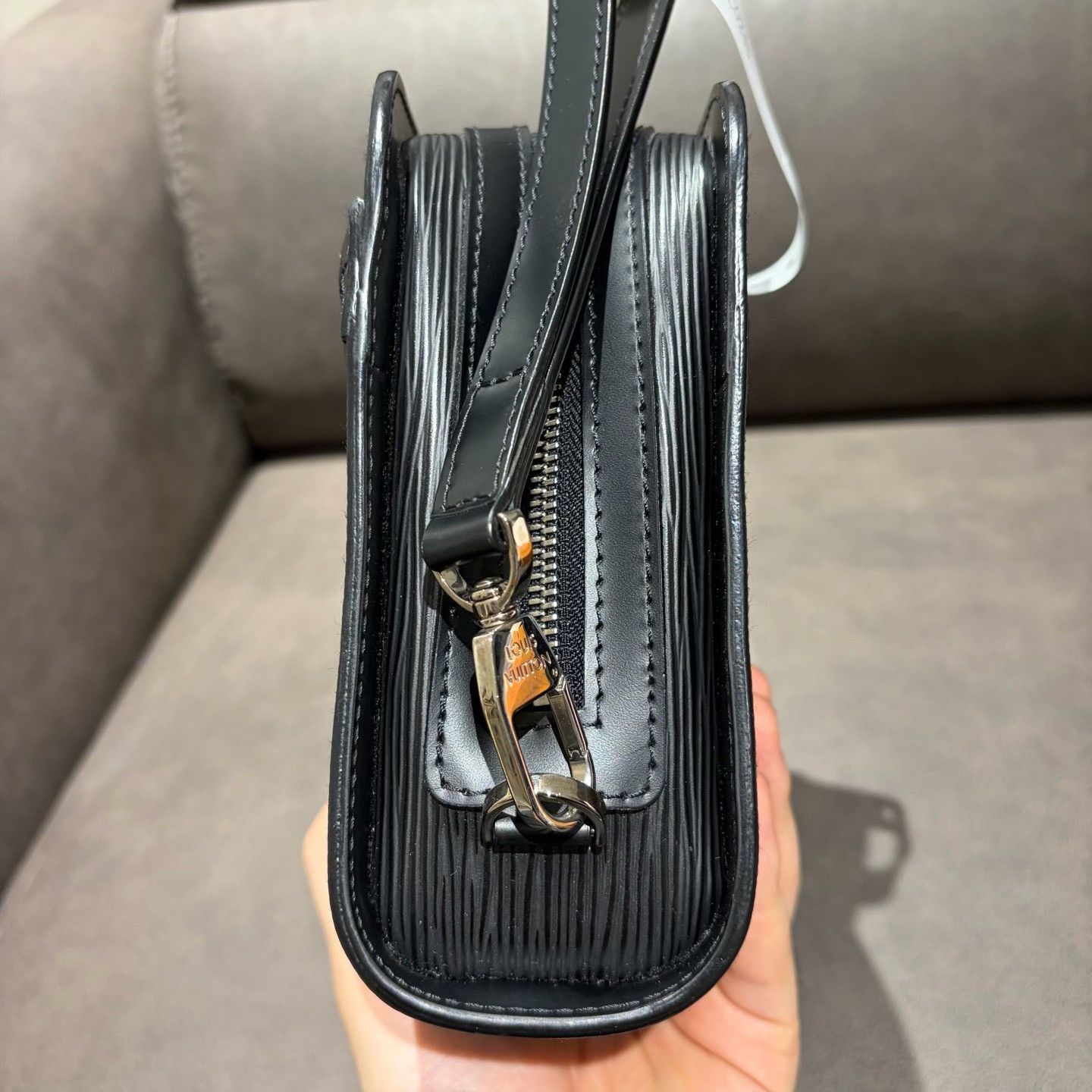 Louis Vuitton Louis Vuitton Black Bag one size Men Size ONE SIZE - 4 Thumbnail