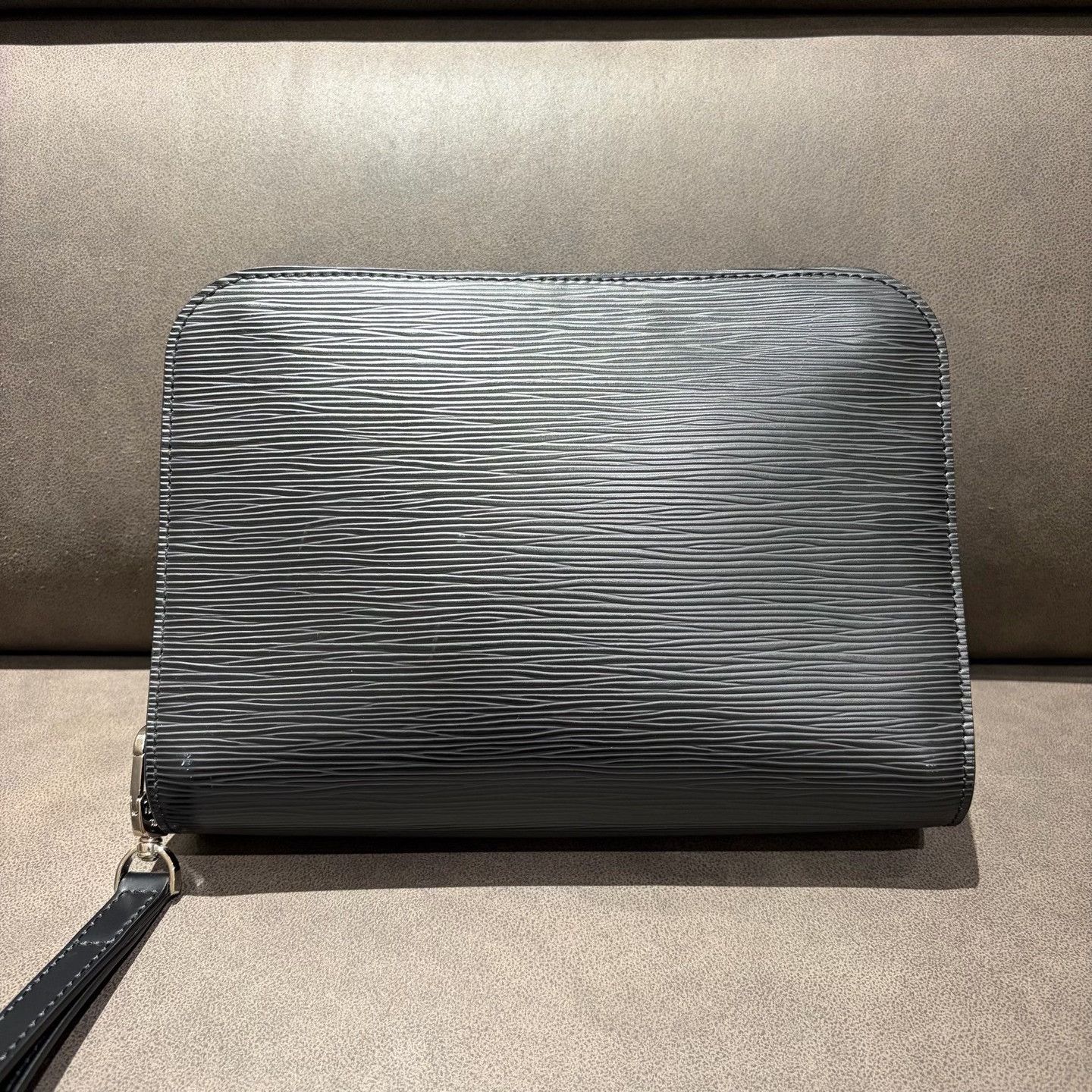 Louis Vuitton Louis Vuitton Black Bag one size Men Size ONE SIZE - 2 Thumbnail