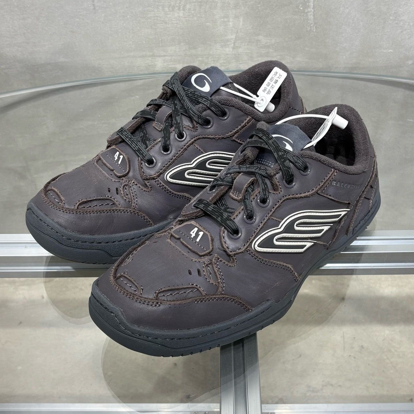 Balenciaga Balenciaga Brown Lowtop Sneakers 8 Men Size US 8 / EU 41 - 2 Thumbnail