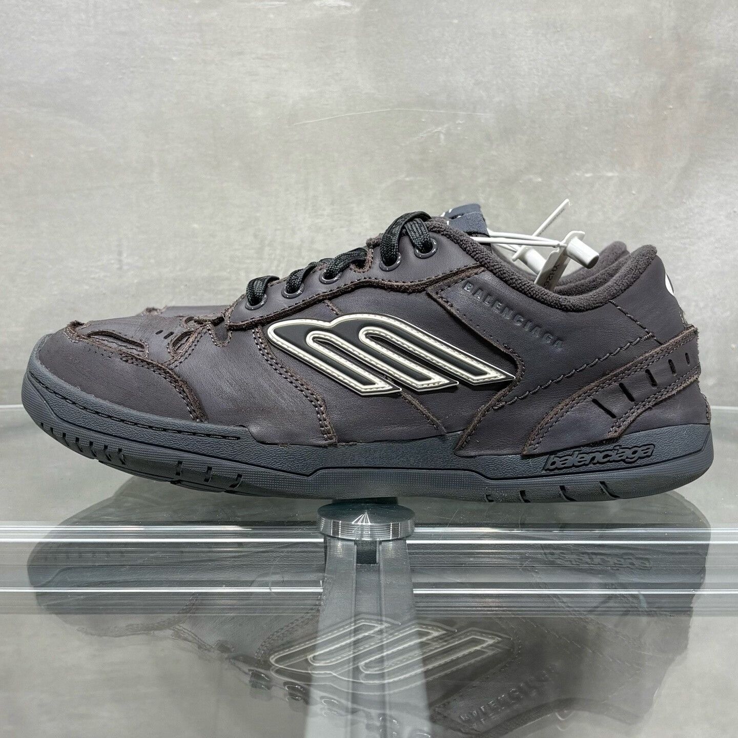 Balenciaga Balenciaga Brown Lowtop Sneakers 8 Men Size US 8 / EU 41 - 3 Thumbnail