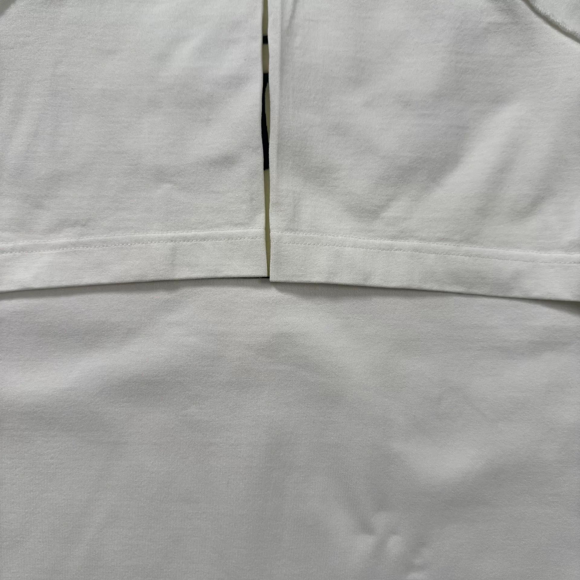 Louis Vuitton Louis Vuitton Handle With Care Graffiti T-Shirt XXL Size US XXL / EU 58 / 5 - 3 Thumbnail