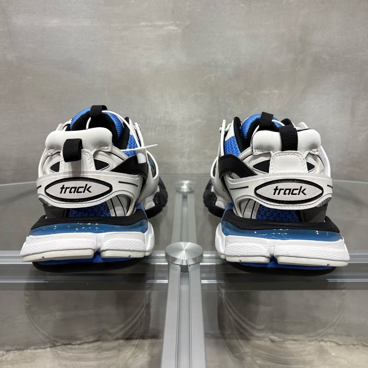 Balenciaga Balenciaga Blue Lowtop Sneakers 7 Men Size US 7 / EU 40 - 6 Thumbnail