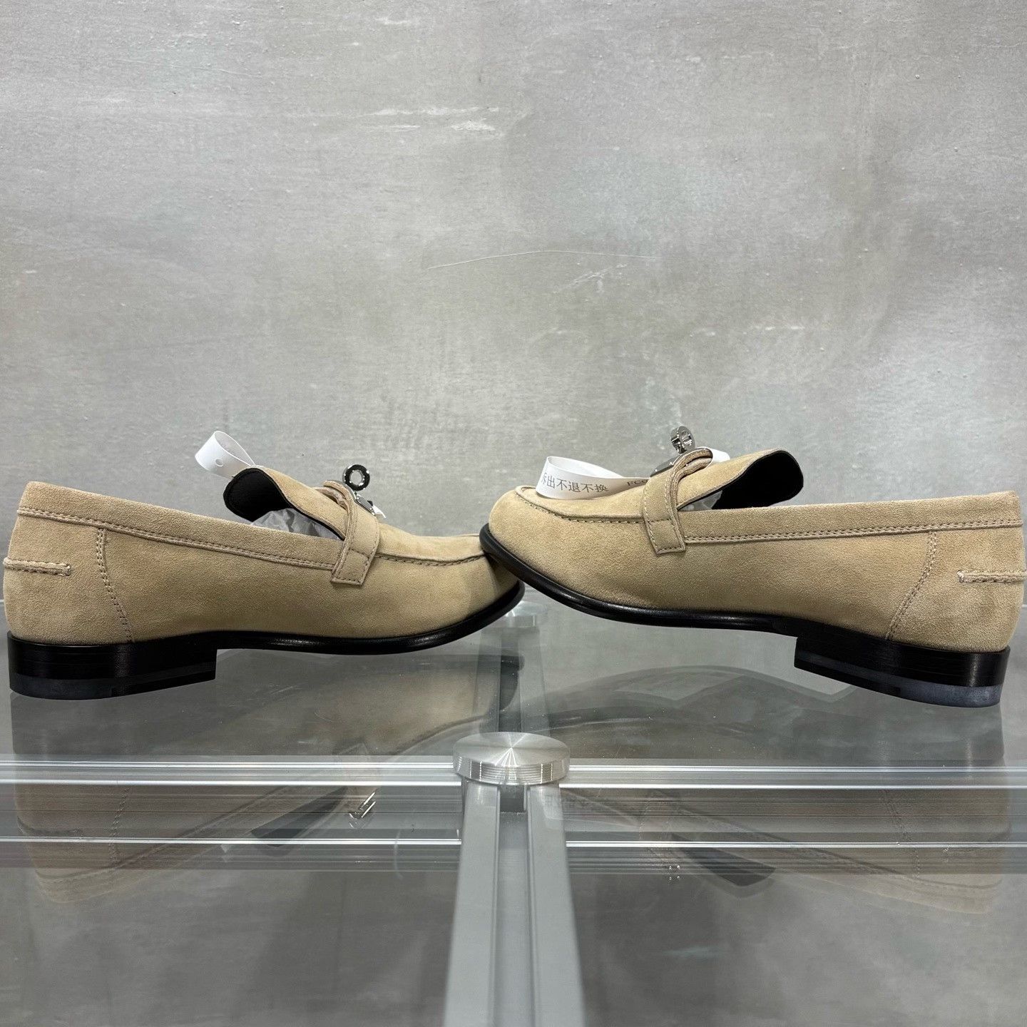 Hermes Hermes Beige Lowtop Sneakers it_35 Women Size US 5 / IT 35 - 5 Thumbnail