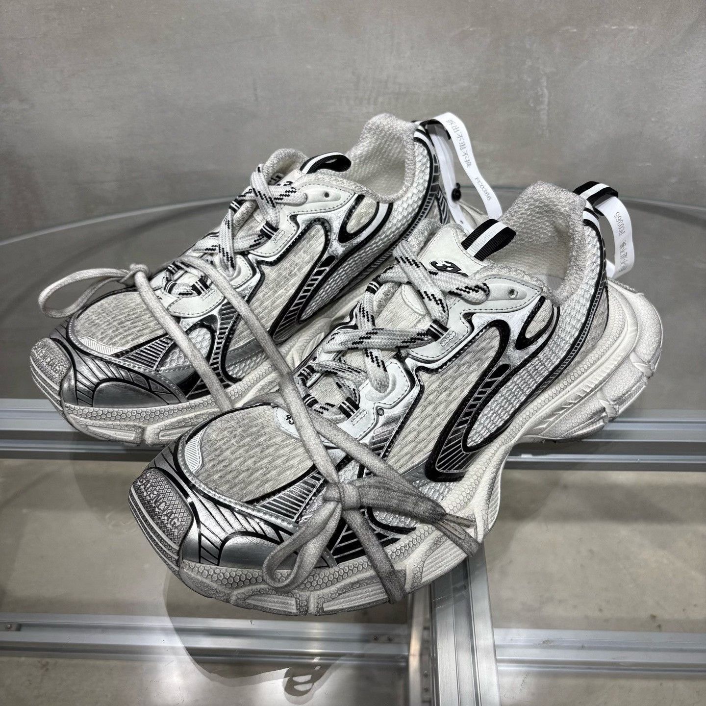 Balenciaga Balenciaga Distressed Gray Lowtop Sneakers 12 Men Size US 12 / EU 45 - 2 Thumbnail