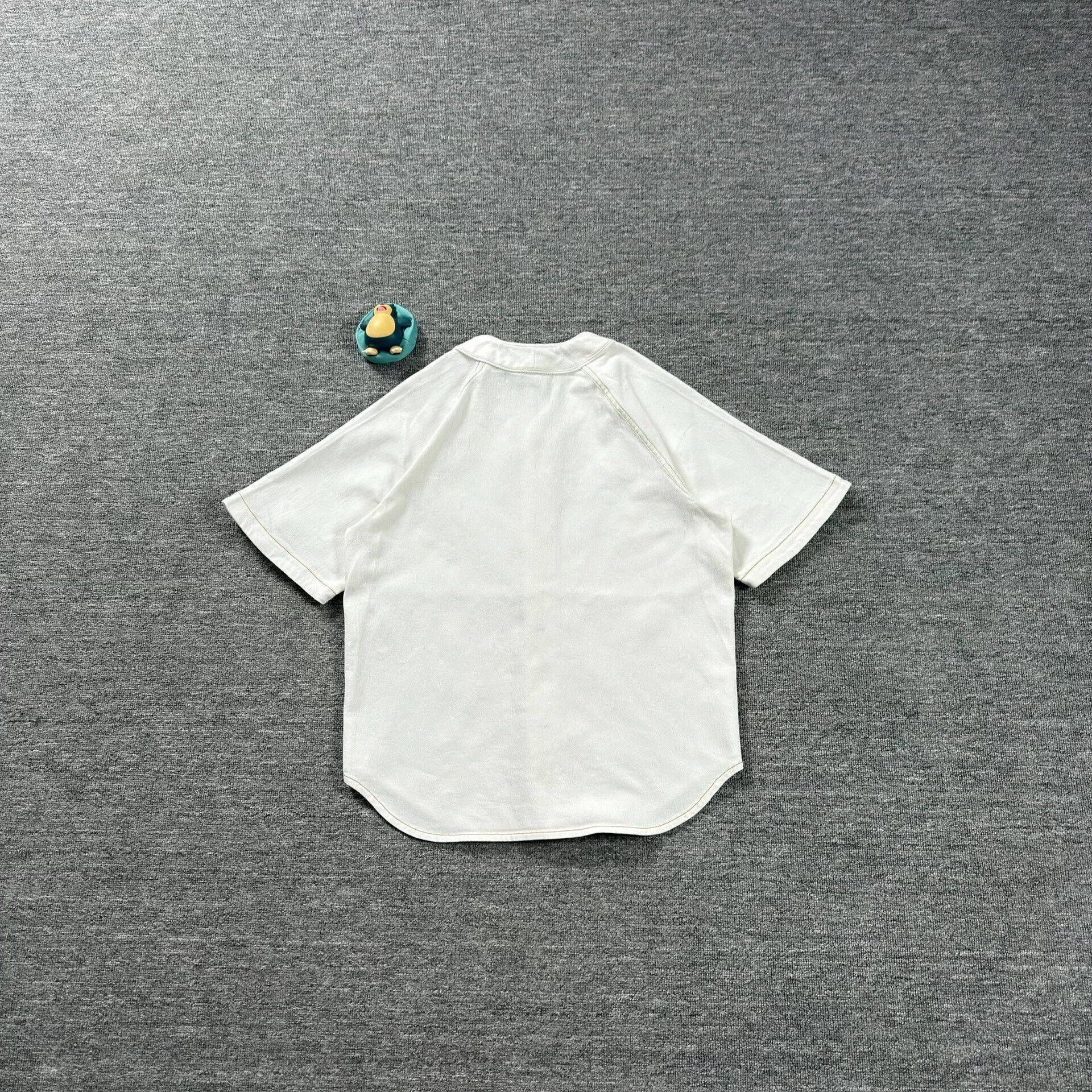 Louis Vuitton Louis Vuitton White Baseball Shirt Size S Size US S / EU 44-46 / 1 - 6 Thumbnail