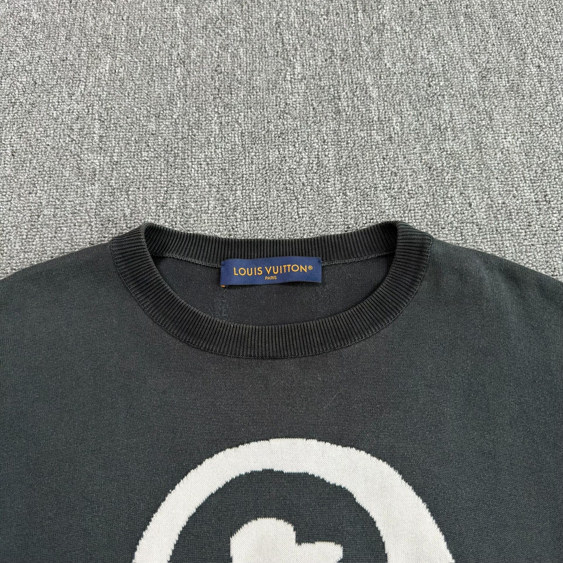 Louis Vuitton Louis Vuitton Pharrell Portrait Knit T-Shirt Size M Size US M / EU 48-50 / 2 - 3 Thumbnail