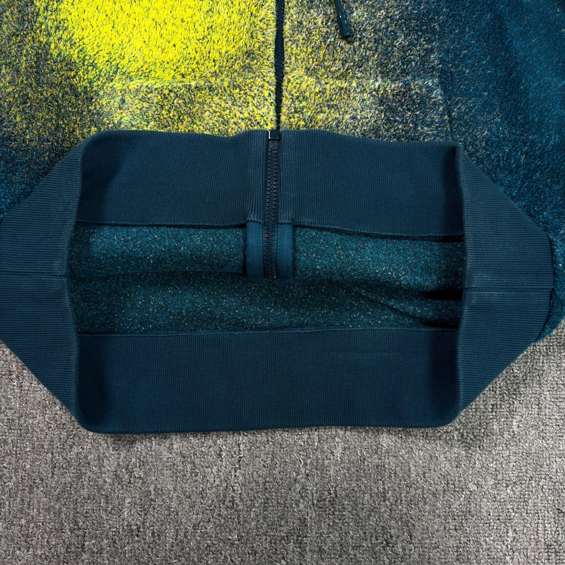 Louis Vuitton Louis Vuitton Gradient Spray Zip Hoodie Size M Size US M / EU 48-50 / 2 - 5 Thumbnail