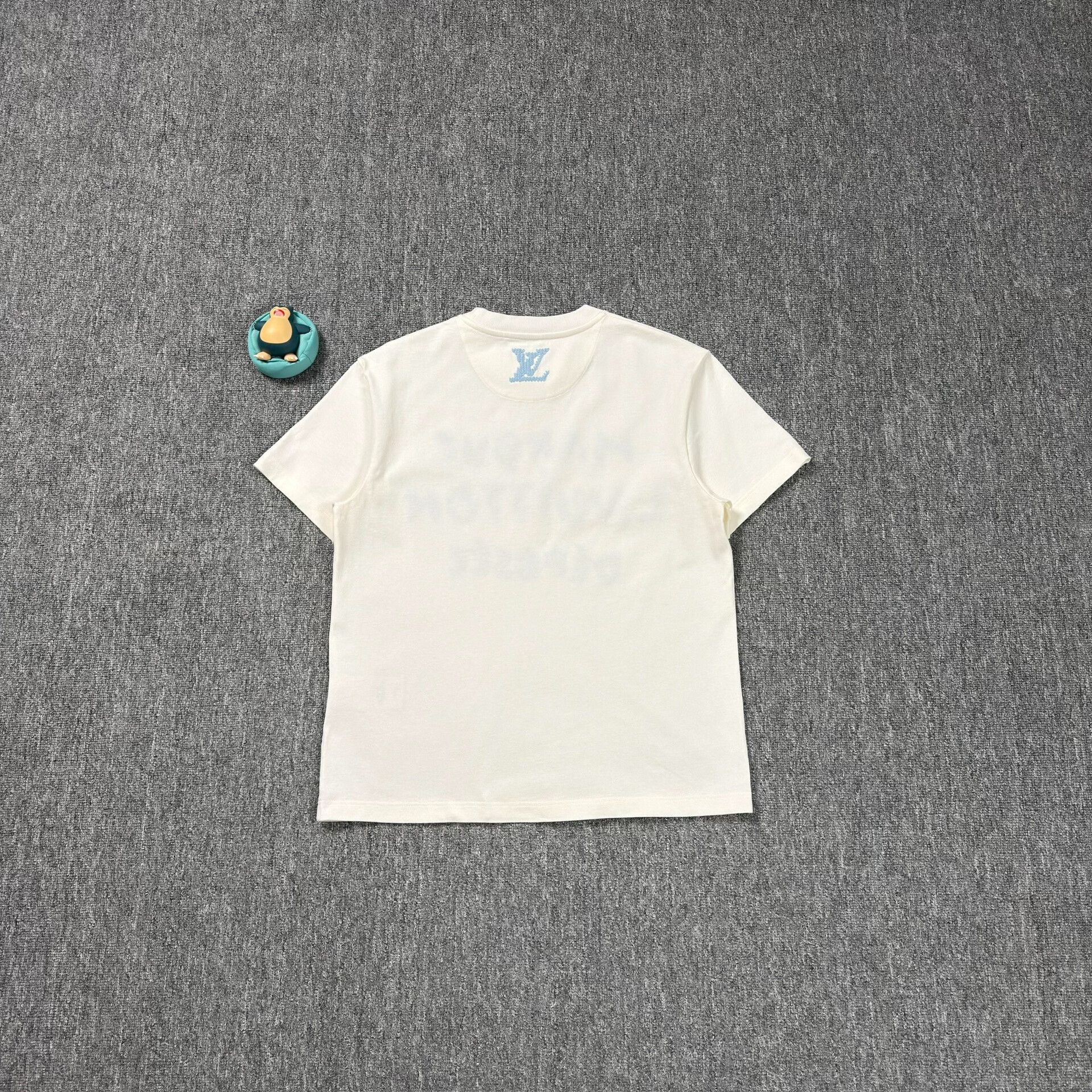 Louis Vuitton Louis Vuitton Embroidered Logo T-Shirt Size US S Size US S / EU 44-46 / 1 - 7 Thumbnail