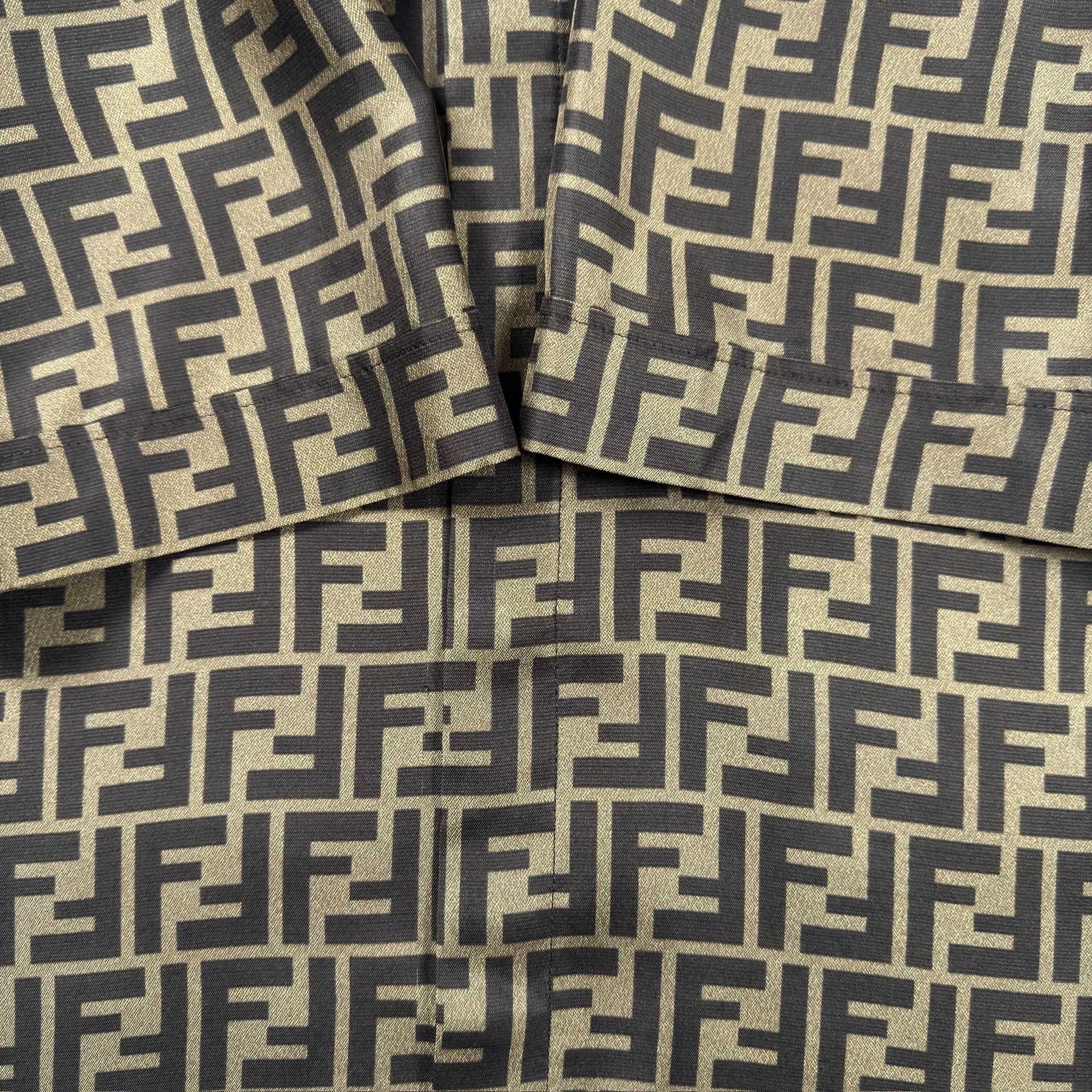 Fendi Fendi Monogram Silk Short Sleeve Shirt 40 Size US M / EU 48-50 / 2 - 3 Thumbnail