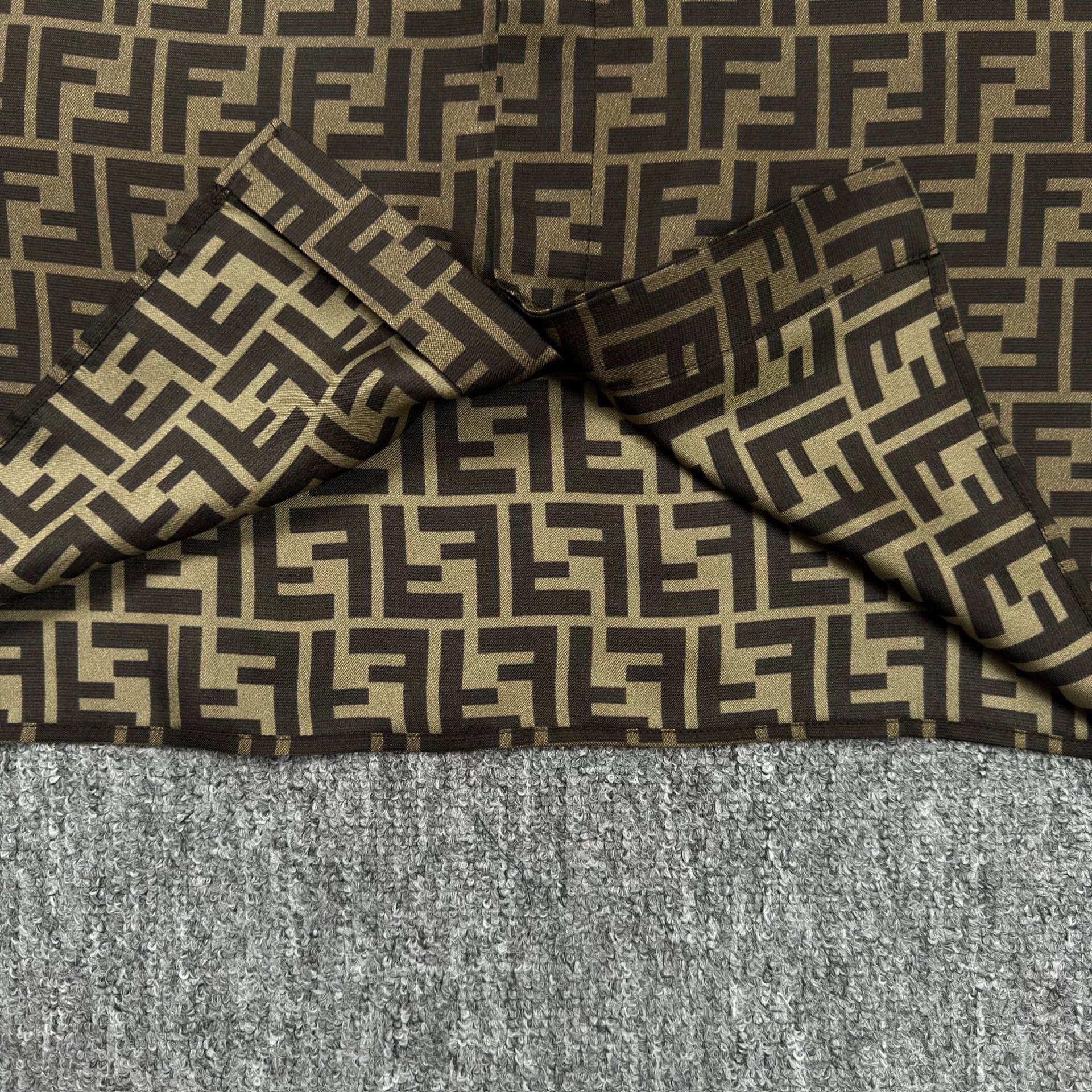 Fendi Fendi Monogram Silk Short Sleeve Shirt 40 Size US M / EU 48-50 / 2 - 4 Thumbnail