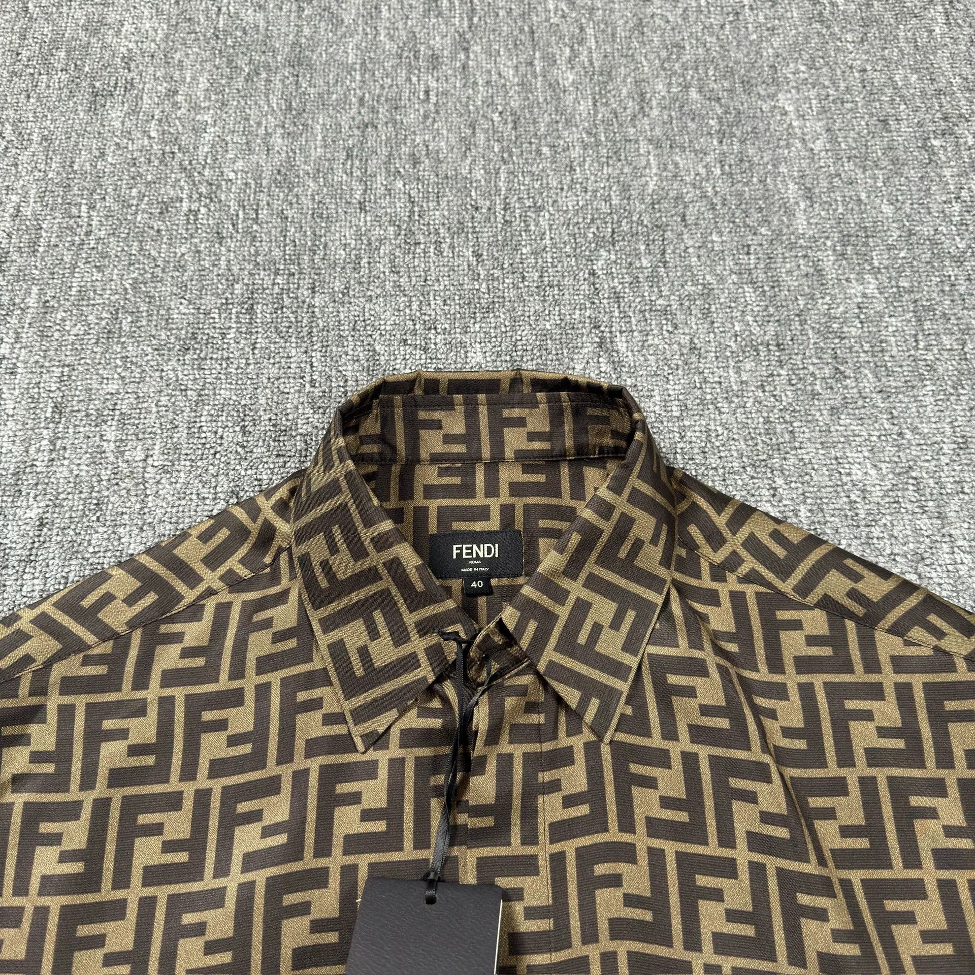 Fendi Fendi Monogram Silk Short Sleeve Shirt 40 Size US M / EU 48-50 / 2 - 2 Thumbnail