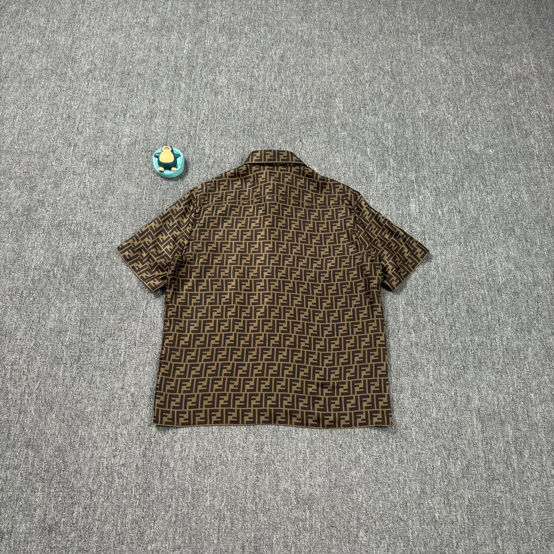 Fendi Fendi Monogram Silk Short Sleeve Shirt 40 Size US M / EU 48-50 / 2 - 6 Thumbnail