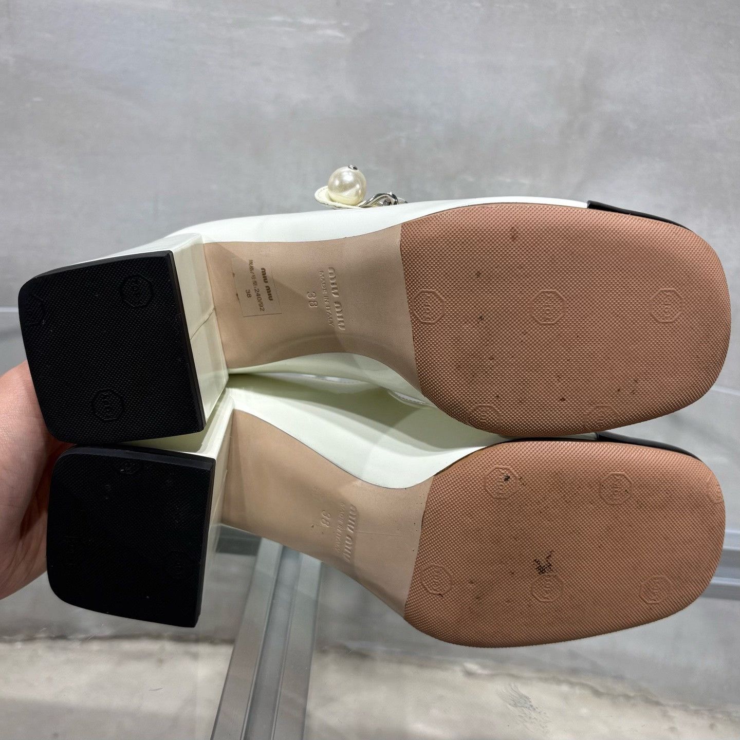Miu Miu Miu Miu Black Lowtop Sneakers it_38 Women Size US 8 / IT 38 - 7 Thumbnail