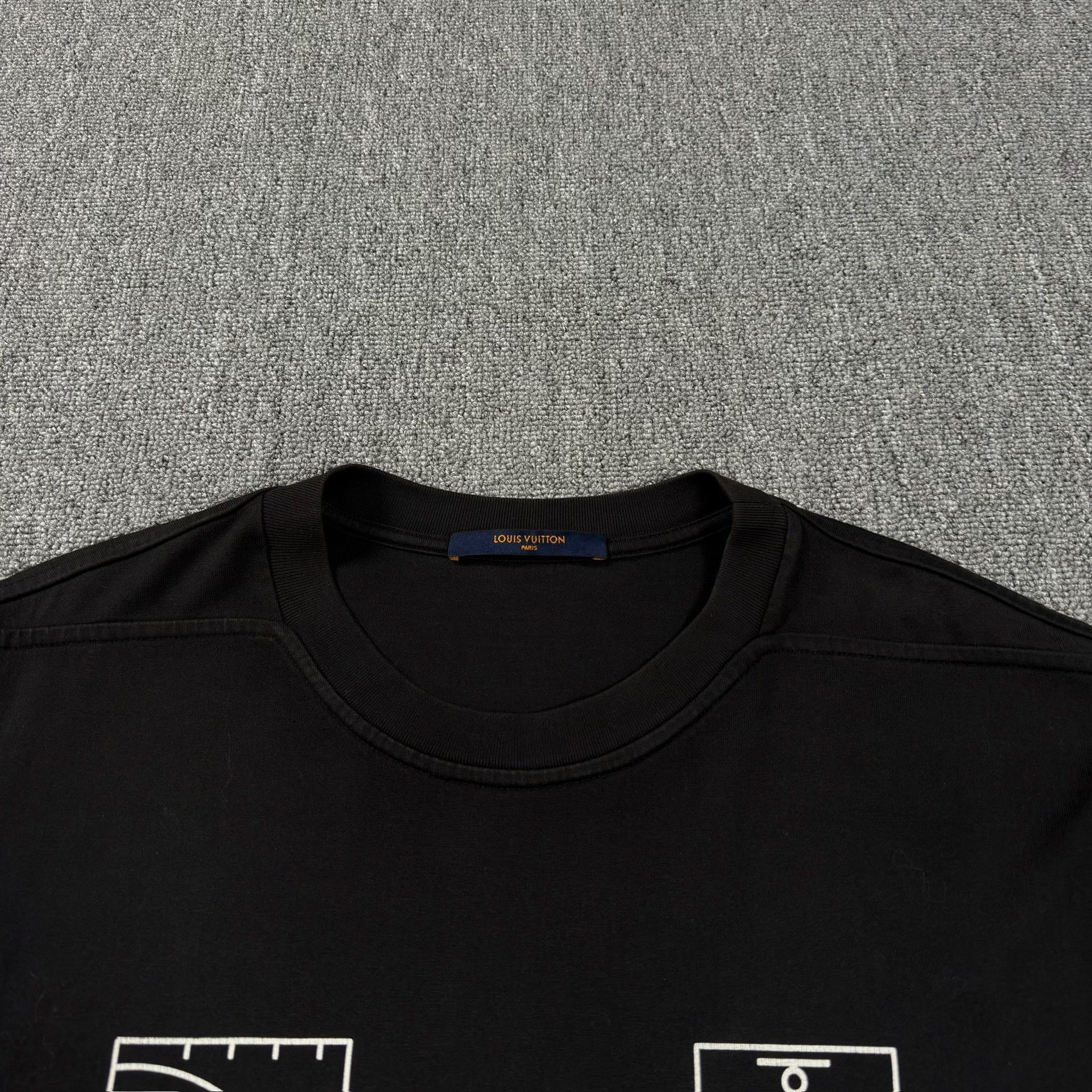 Louis Vuitton Louis Vuitton x NBA Logo Print T-Shirt XXL Size US XXL / EU 58 / 5 - 2 Thumbnail