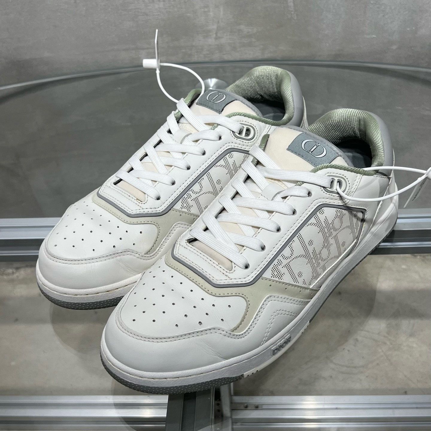 Dior Dior White Lowtop Sneakers 9 Men Size US 9 / EU 42 - 2 Thumbnail