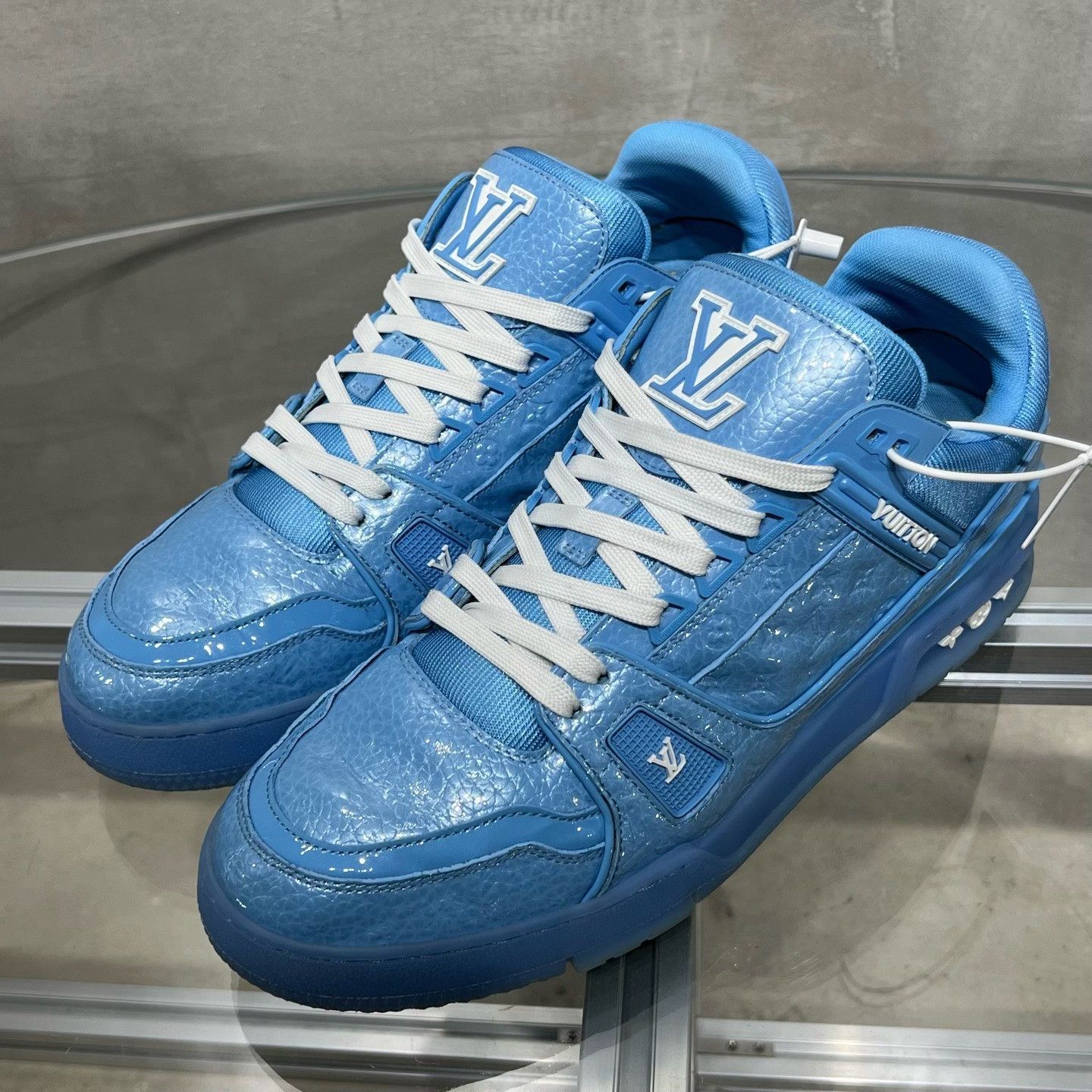Louis Vuitton Louis Vuitton Training Blue Lowtop Sneakers 9 Men Size US 9 / EU 42 - 2 Thumbnail
