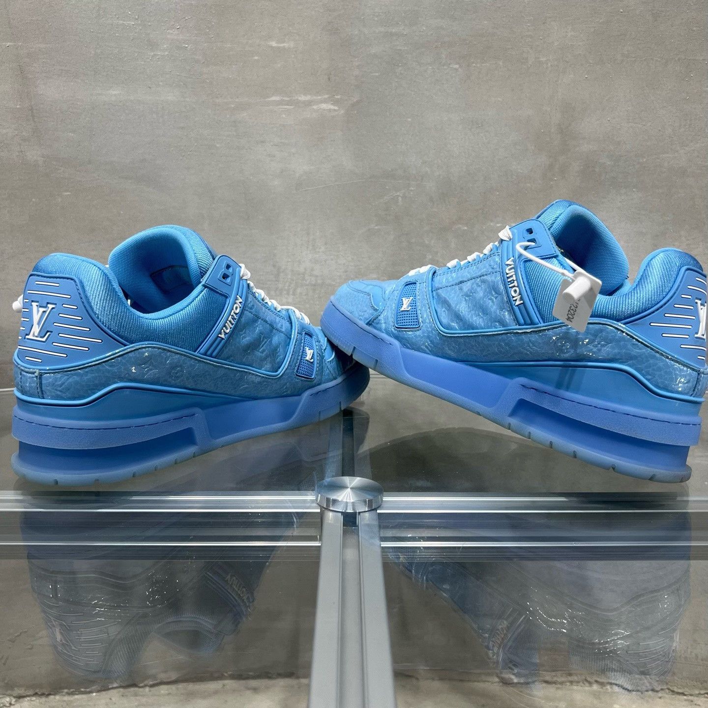 Louis Vuitton Louis Vuitton Training Blue Lowtop Sneakers 9 Men Size US 9 / EU 42 - 5 Thumbnail