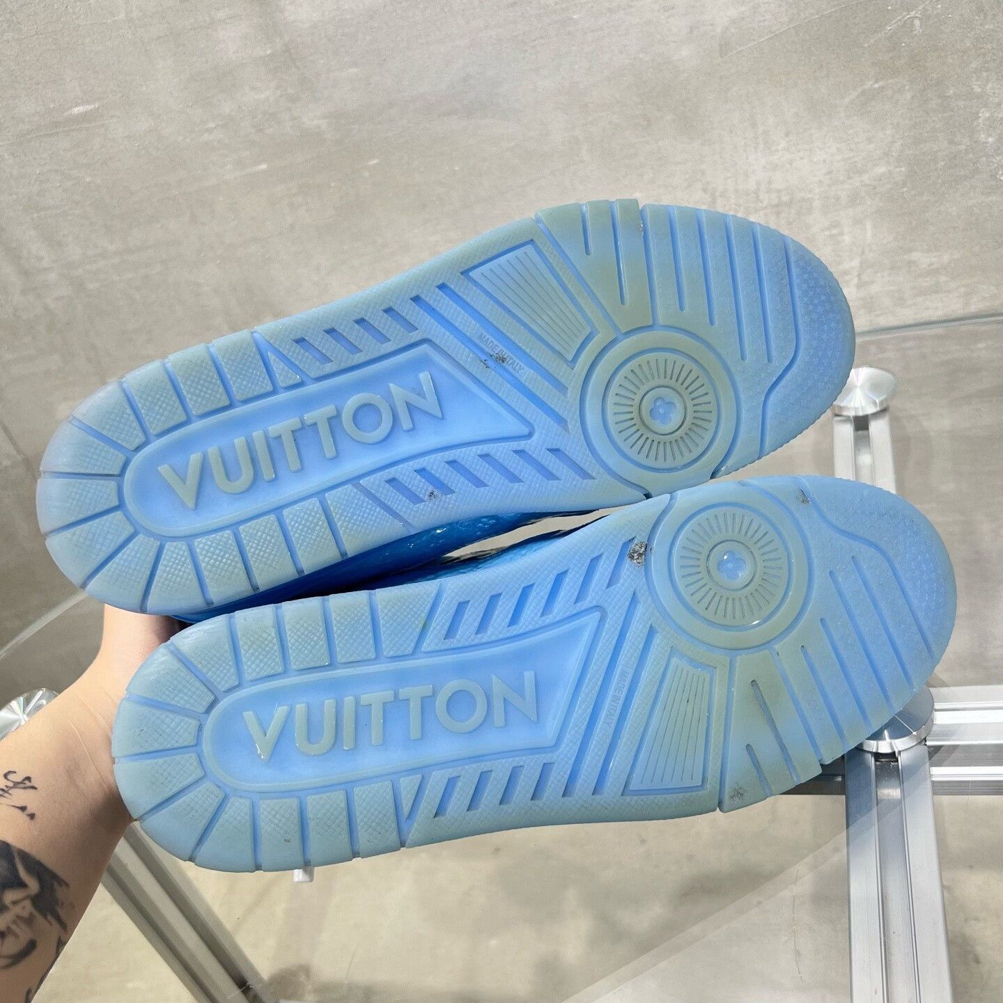 Louis Vuitton Louis Vuitton Training Blue Lowtop Sneakers 9 Men Size US 9 / EU 42 - 7 Thumbnail