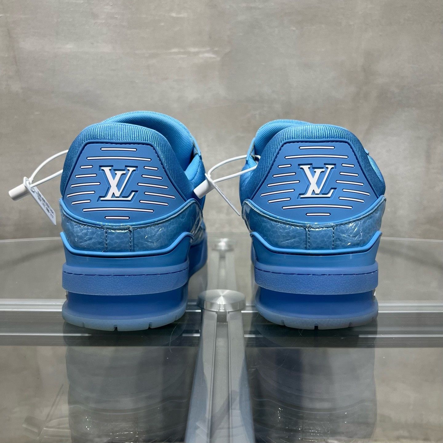 Louis Vuitton Louis Vuitton Training Blue Lowtop Sneakers 9 Men Size US 9 / EU 42 - 6 Thumbnail