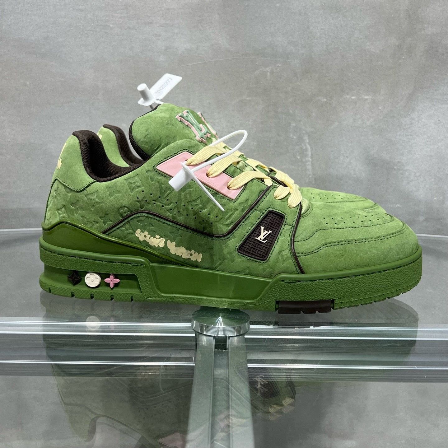 Louis Vuitton Louis Vuitton Training Green Lowtop Sneakers 6 Men Size US 6 / EU 39 - 4 Thumbnail