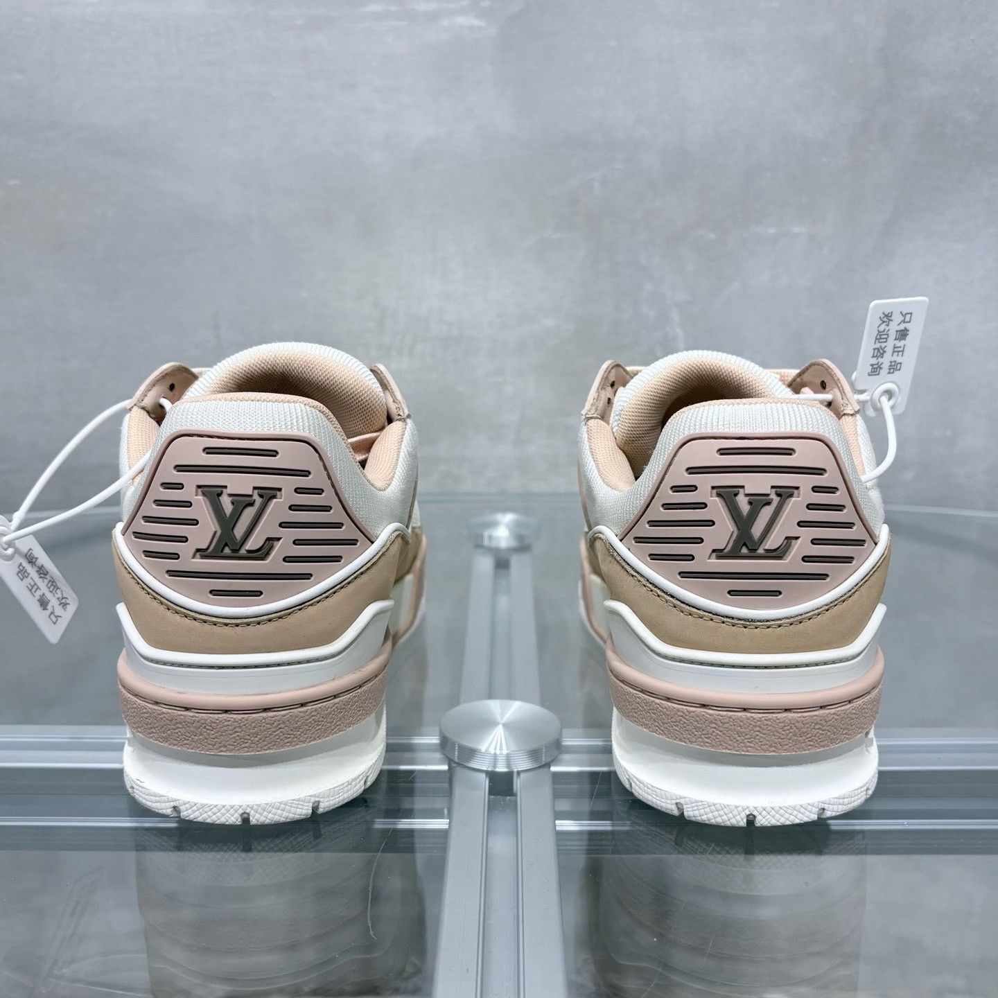 Louis Vuitton Louis Vuitton Training Pink Lowtop Sneakers it_35-5 Women Size US 5.5 / IT 35.5 - 6 Thumbnail