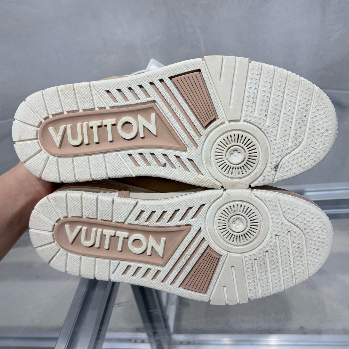 Louis Vuitton Louis Vuitton Training Pink Lowtop Sneakers it_35-5 Women Size US 5.5 / IT 35.5 - 7 Thumbnail
