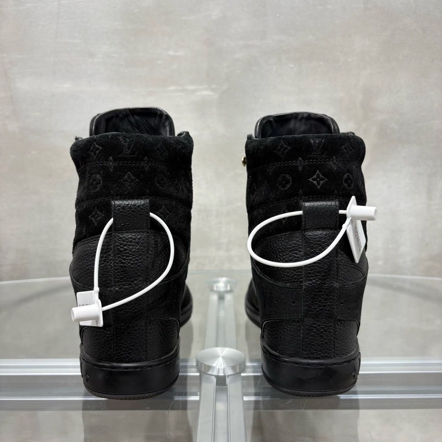 Louis Vuitton Louis Vuitton Black Boots it_36 Women Size US 6 / IT 36 - 6 Thumbnail