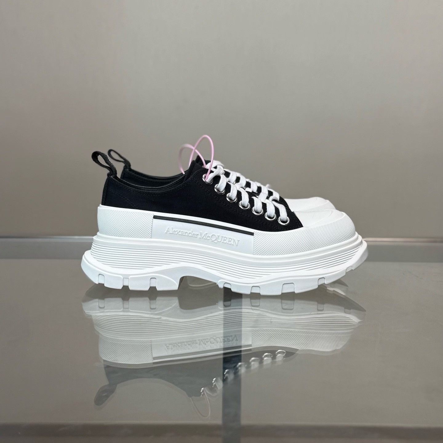 Alexander McQueen Alexander McQueen Canvas Black Lowtop Sneakers it_36 Women Size US 6 / IT 36 - 3 Thumbnail