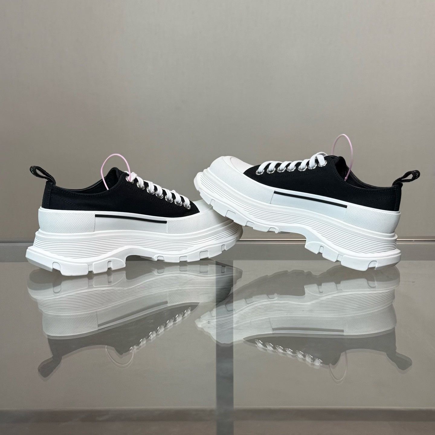 Alexander McQueen Alexander McQueen Canvas Black Lowtop Sneakers it_36 Women Size US 6 / IT 36 - 6 Thumbnail