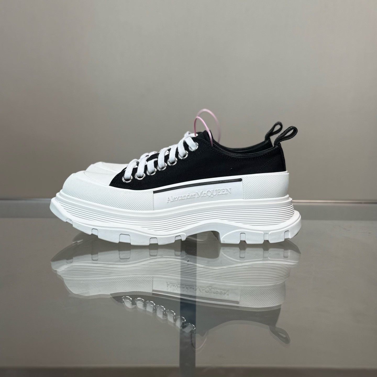 Alexander McQueen Alexander McQueen Canvas Black Lowtop Sneakers it_36 Women Size US 6 / IT 36 - 5 Thumbnail
