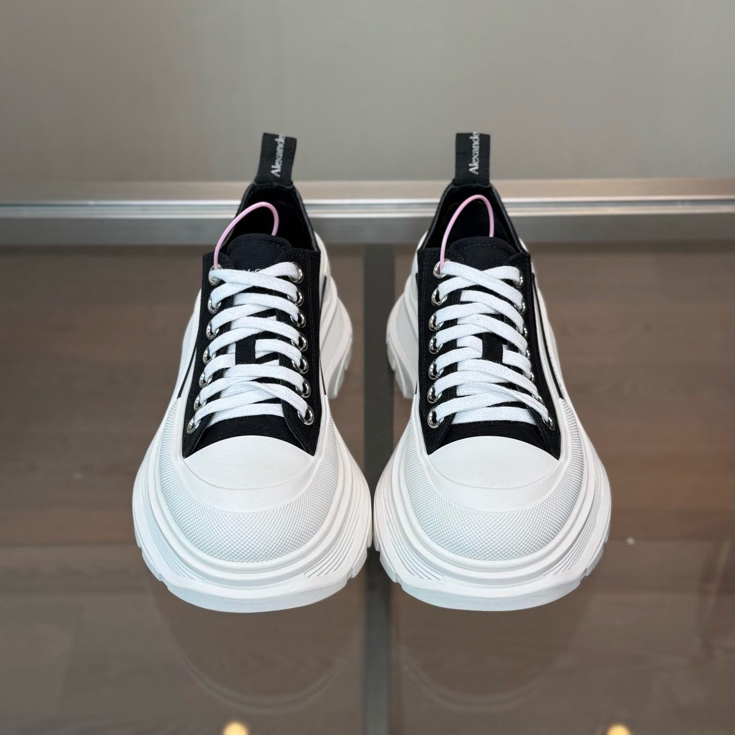Alexander McQueen Alexander McQueen Canvas Black Lowtop Sneakers it_36 Women Size US 6 / IT 36 - 2 Thumbnail