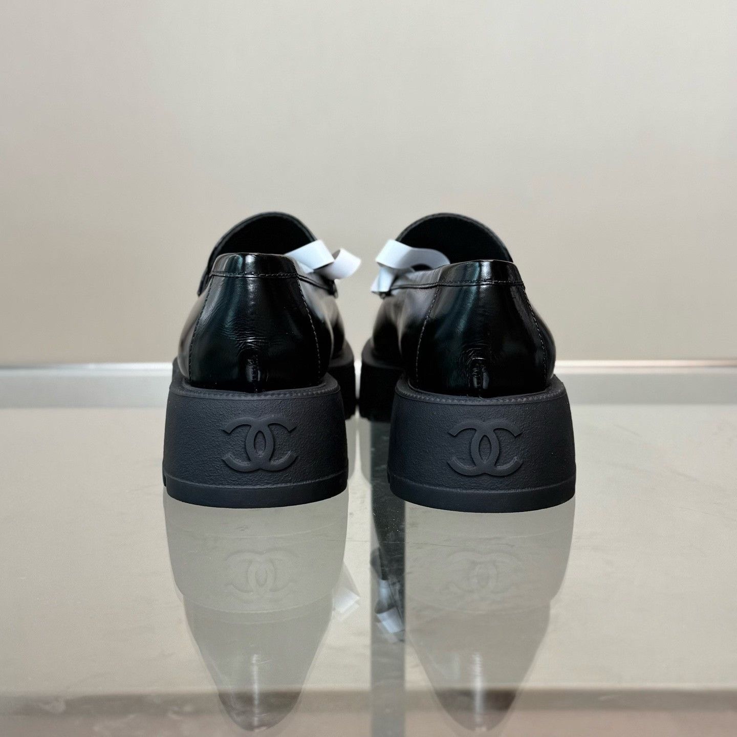 Chanel Chanel Retro Lowtop Sneakers it_38-5 Women Size US 8.5 / IT 38.5 - 3 Thumbnail
