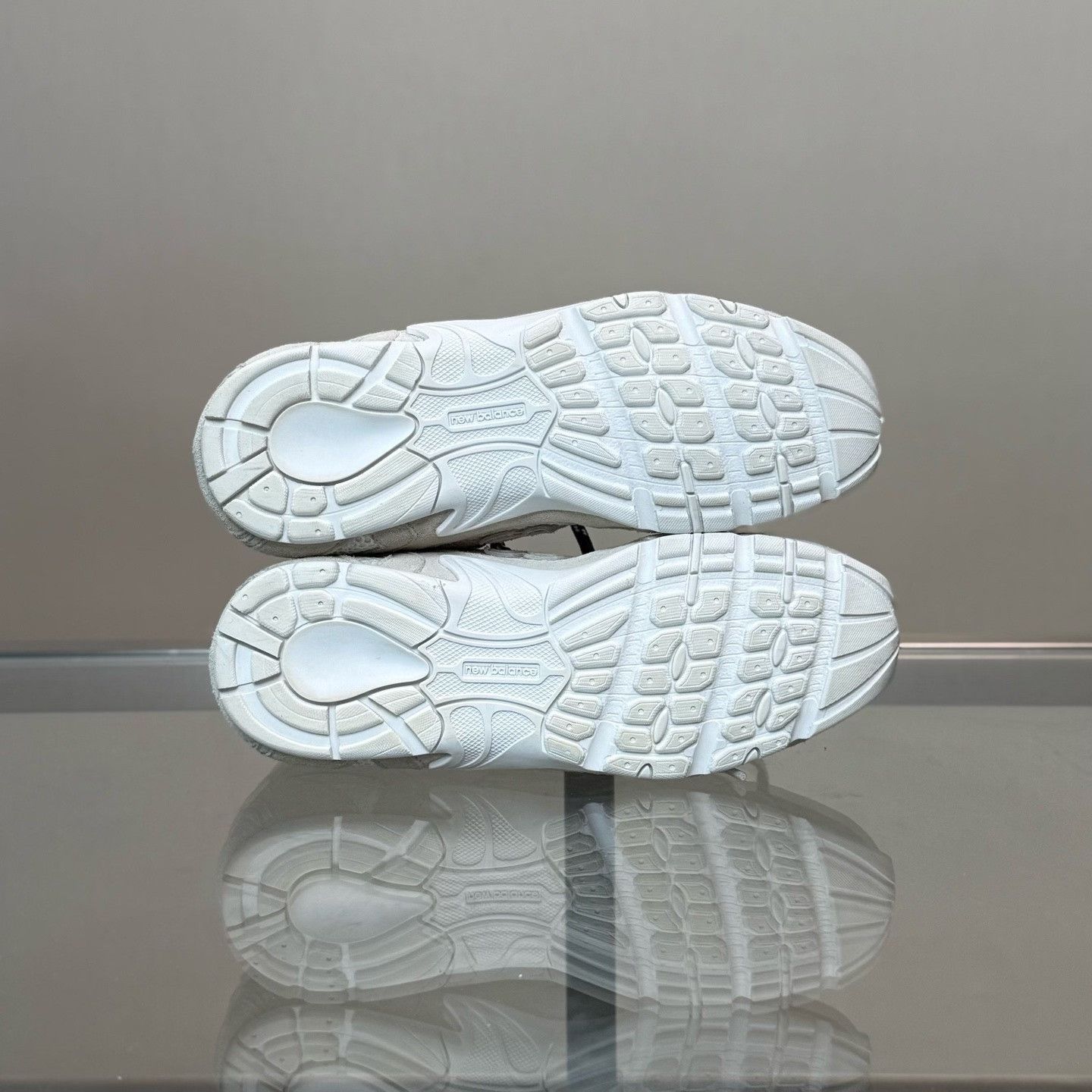 Miu Miu Miu Miu Collab Lowtop Sneakers it_37 Women Size US 7 / IT 37 - 7 Thumbnail