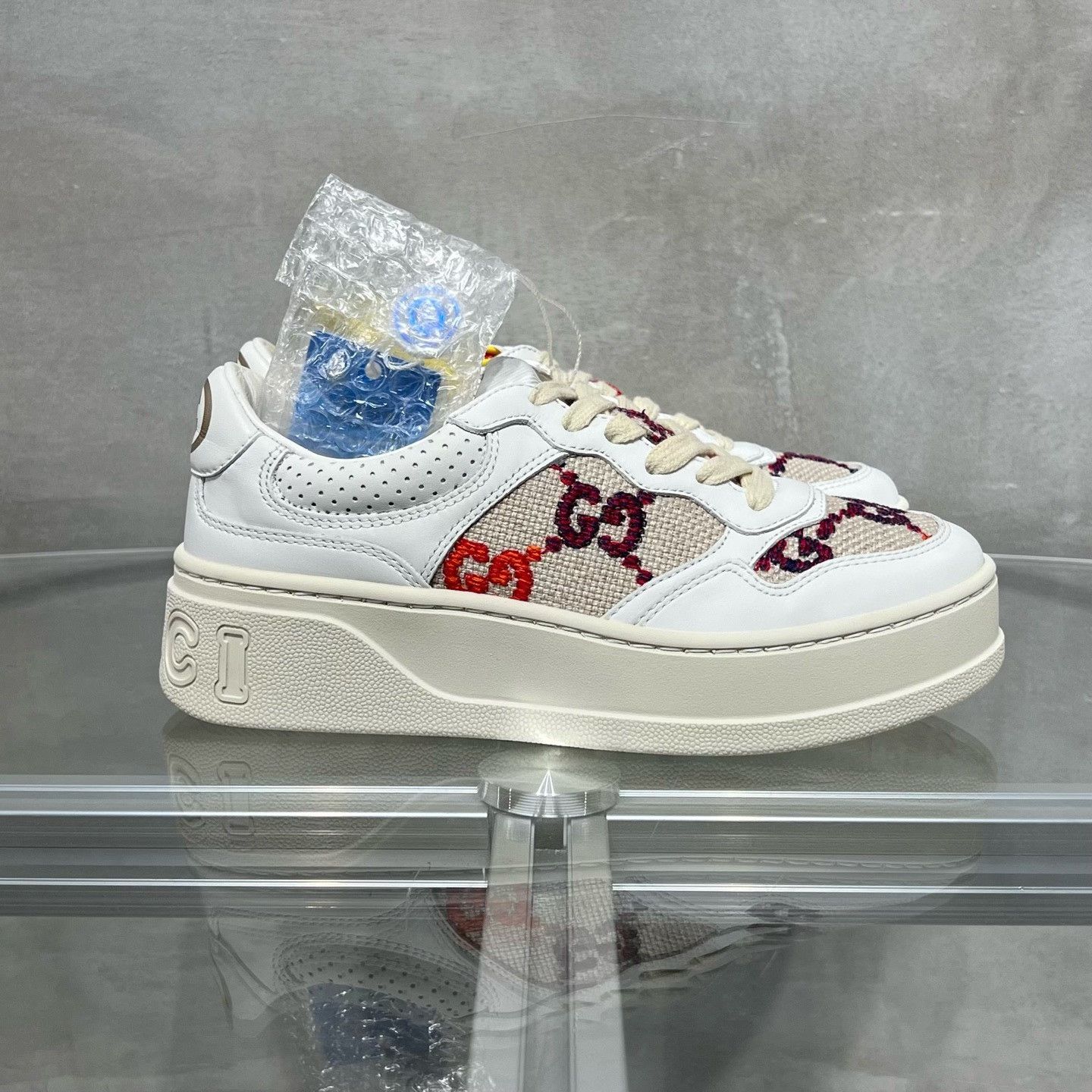 Gucci Gucci Embroidered White Lowtop Sneakers it_35-5 Women Size US 5.5 / IT 35.5 - 4 Thumbnail