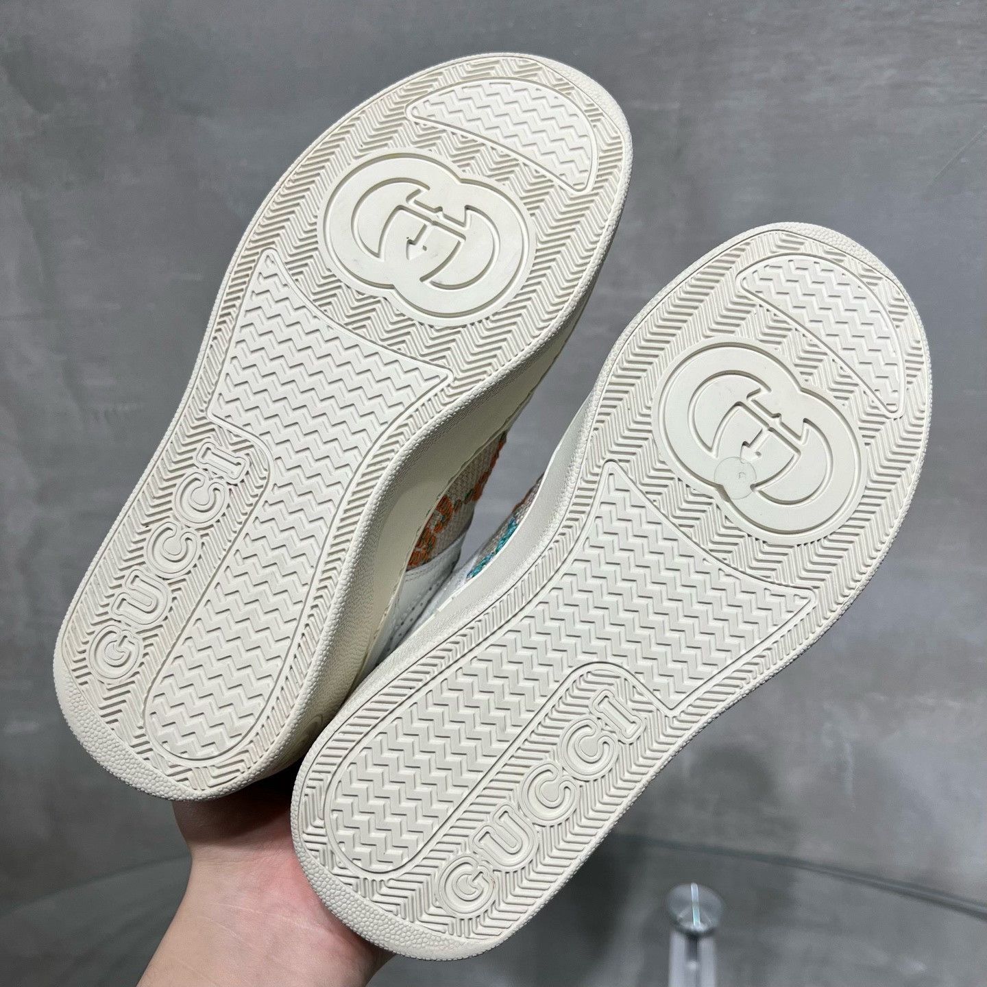 Gucci Gucci Embroidered White Lowtop Sneakers it_35-5 Women Size US 5.5 / IT 35.5 - 7 Thumbnail