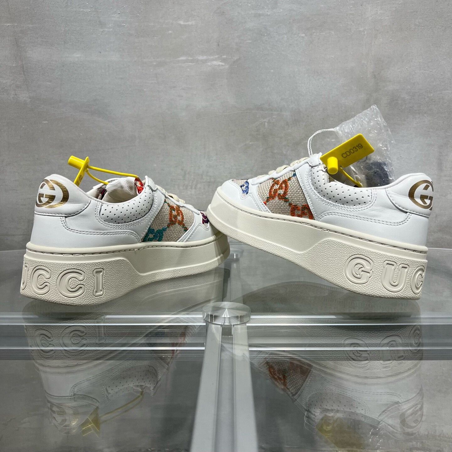 Gucci Gucci Embroidered White Lowtop Sneakers it_35-5 Women Size US 5.5 / IT 35.5 - 5 Thumbnail