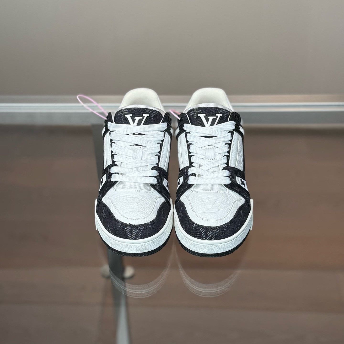 Louis Vuitton Louis Vuitton Training Black Lowtop Sneakers it_35-5 Women Size US 5.5 / IT 35.5 - 2 Thumbnail