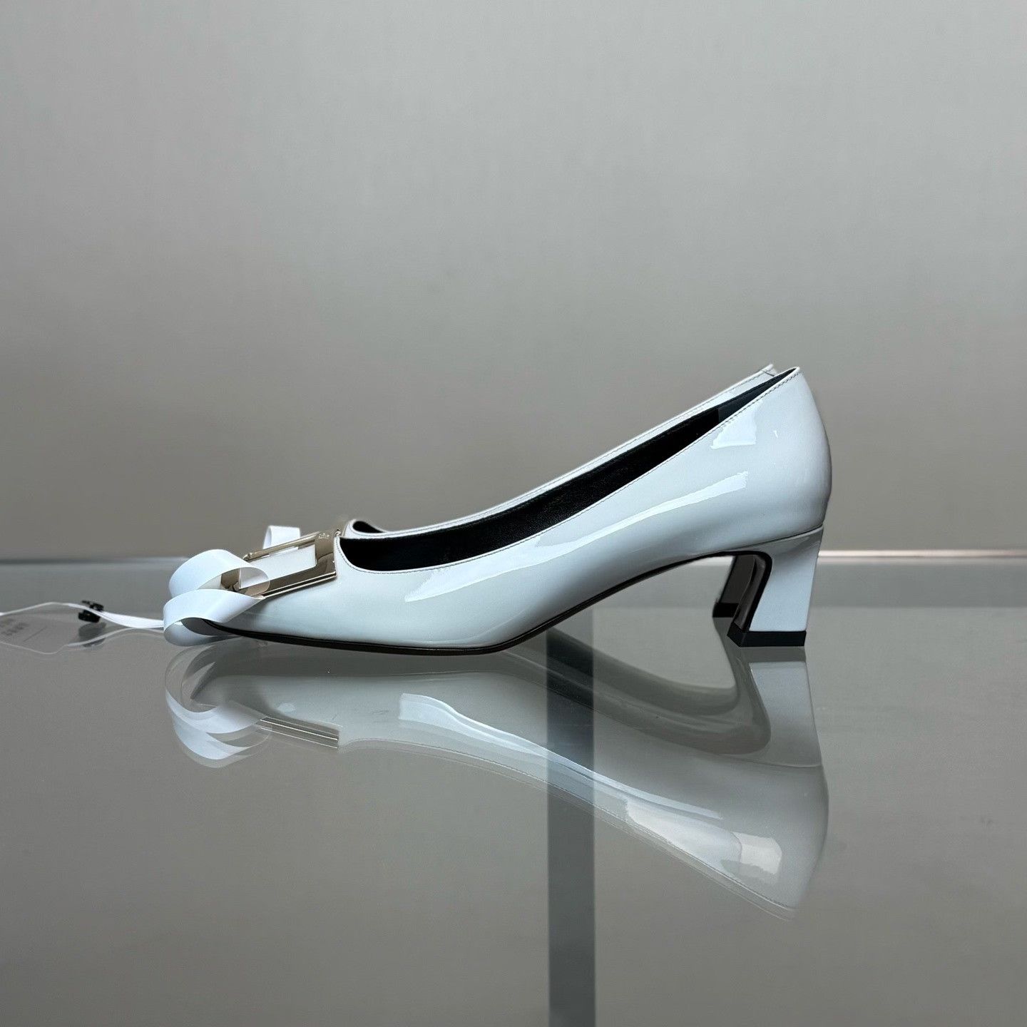 Roger Vivier Roger Vivier Retro Gray Lowtop Sneakers it_36-5 Women Size US 6.5 / IT 36.5 - 3 Thumbnail
