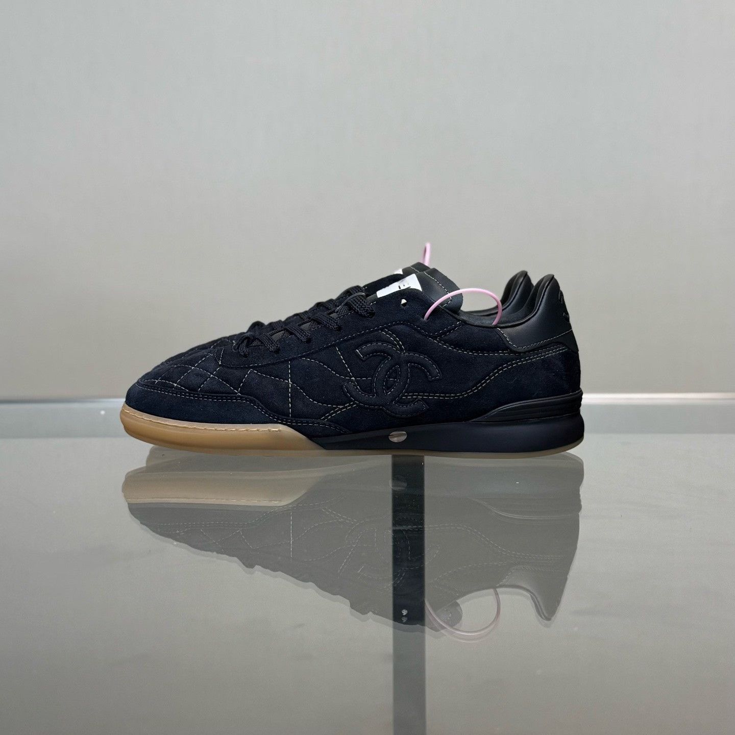 Chanel Chanel Suede Lowtop Sneakers us_12 Women Size US 12 / IT 42 - 5 Thumbnail