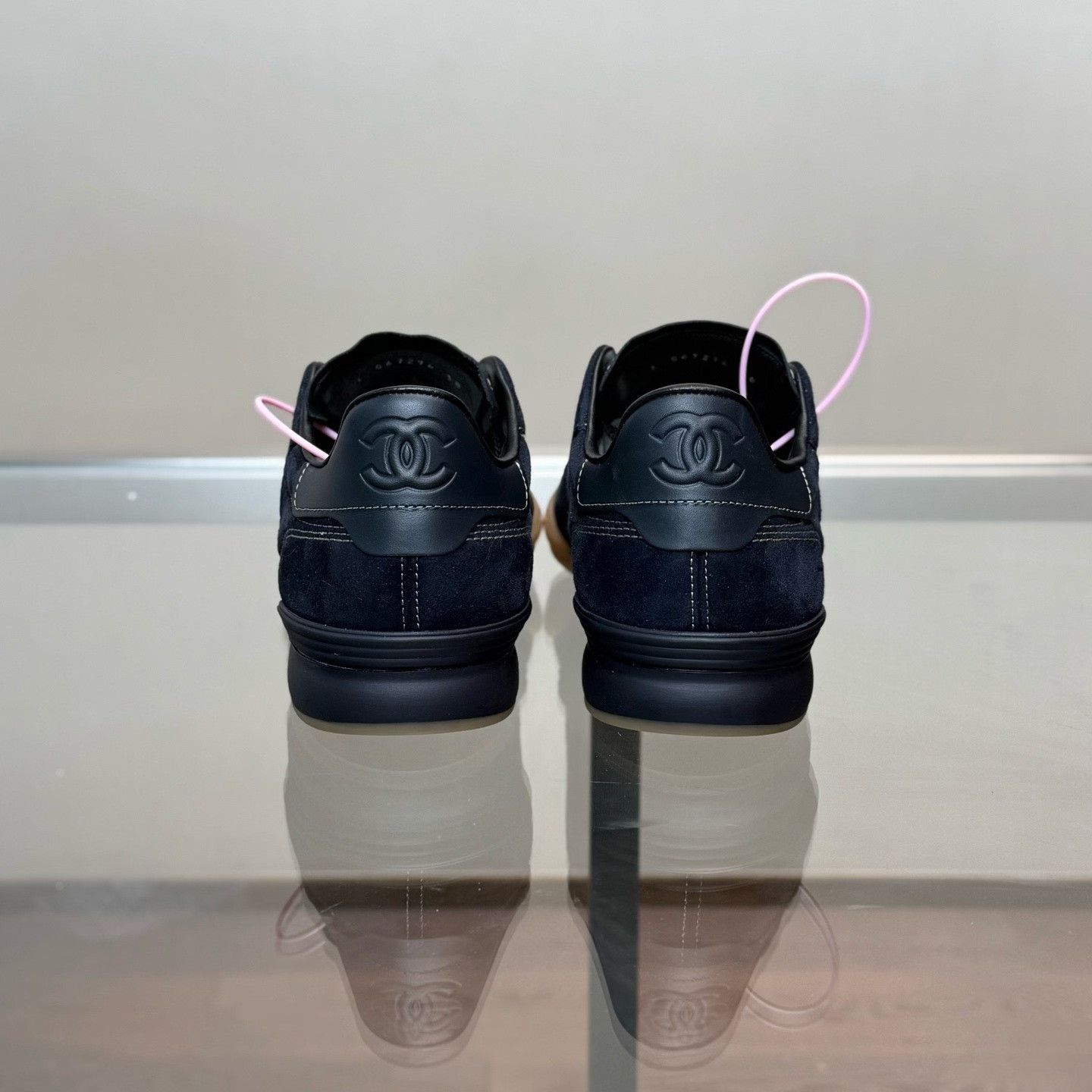 Chanel Chanel Suede Lowtop Sneakers us_12 Women Size US 12 / IT 42 - 4 Thumbnail